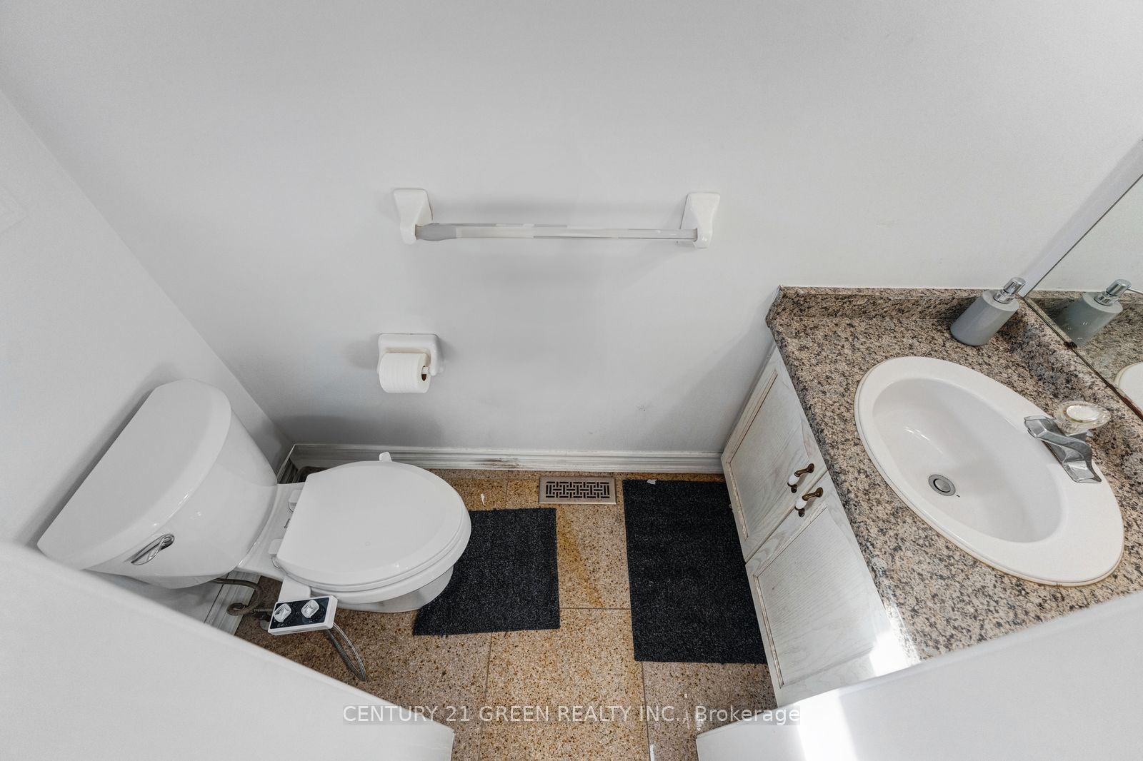 215 Kingknoll Drive Property Photo 7