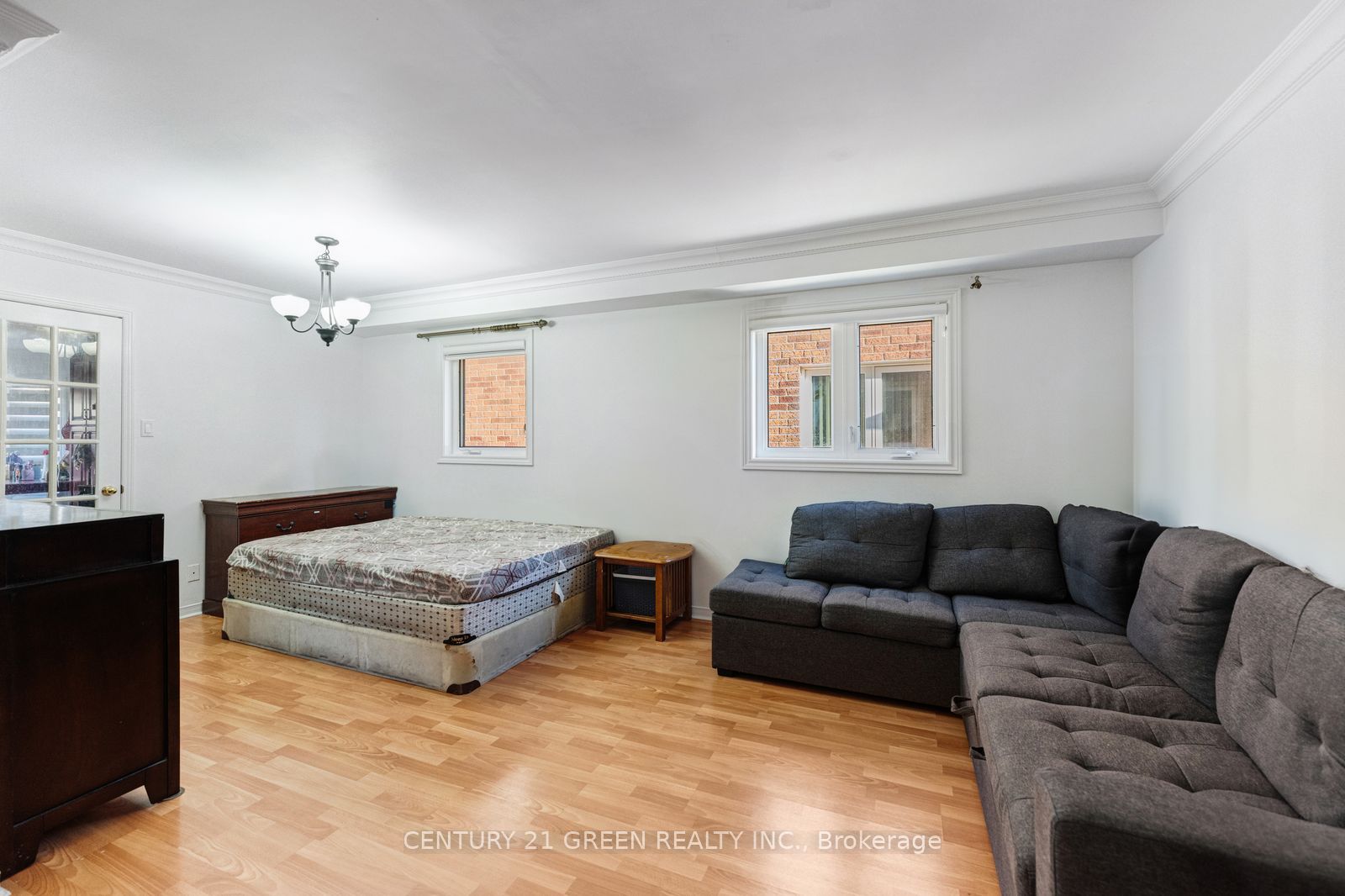 215 Kingknoll Drive Property Photo 11