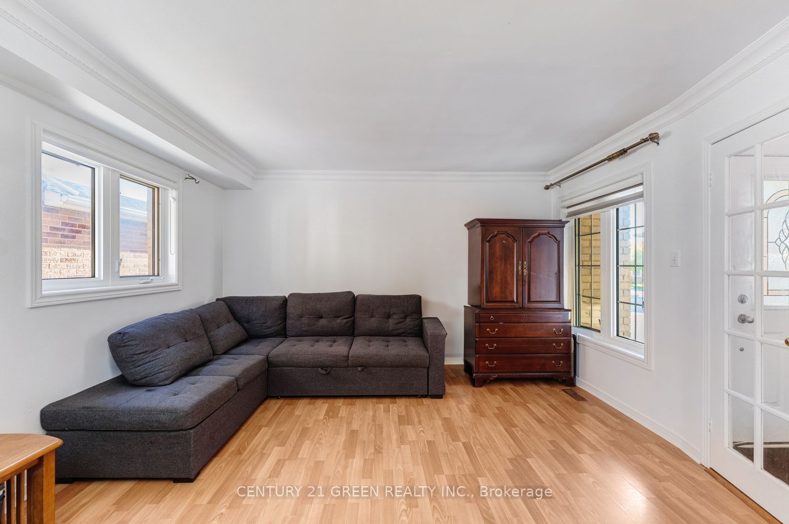 215 Kingknoll Drive Property Photo 12