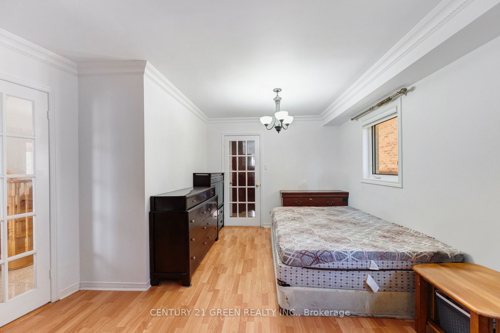 215 Kingknoll Drive Property Photo 13