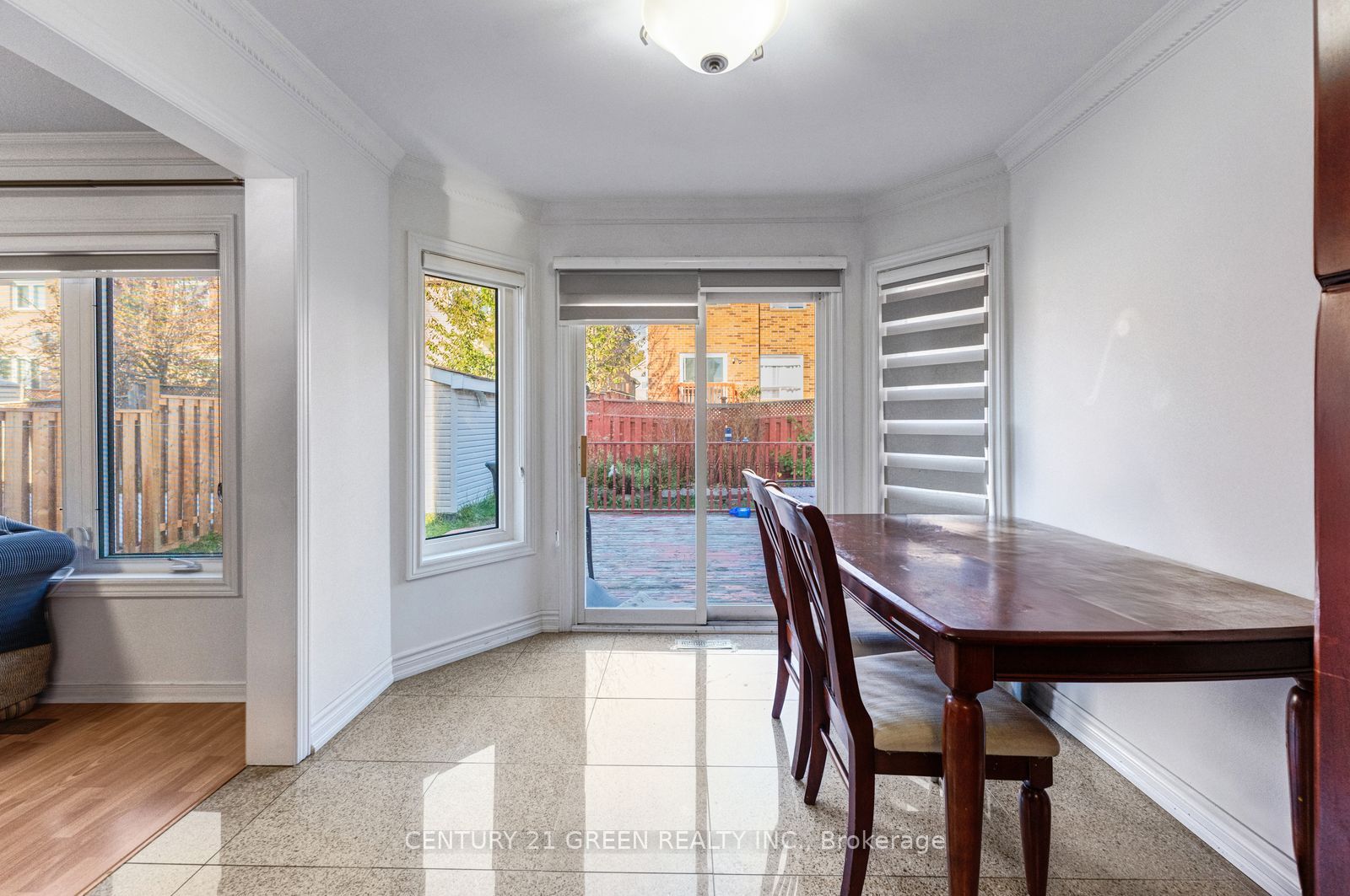 215 Kingknoll Drive Property Photo 18