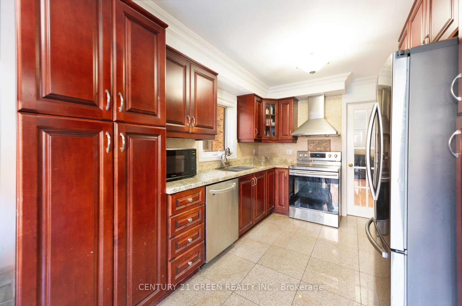 215 Kingknoll Drive Property Photo 20