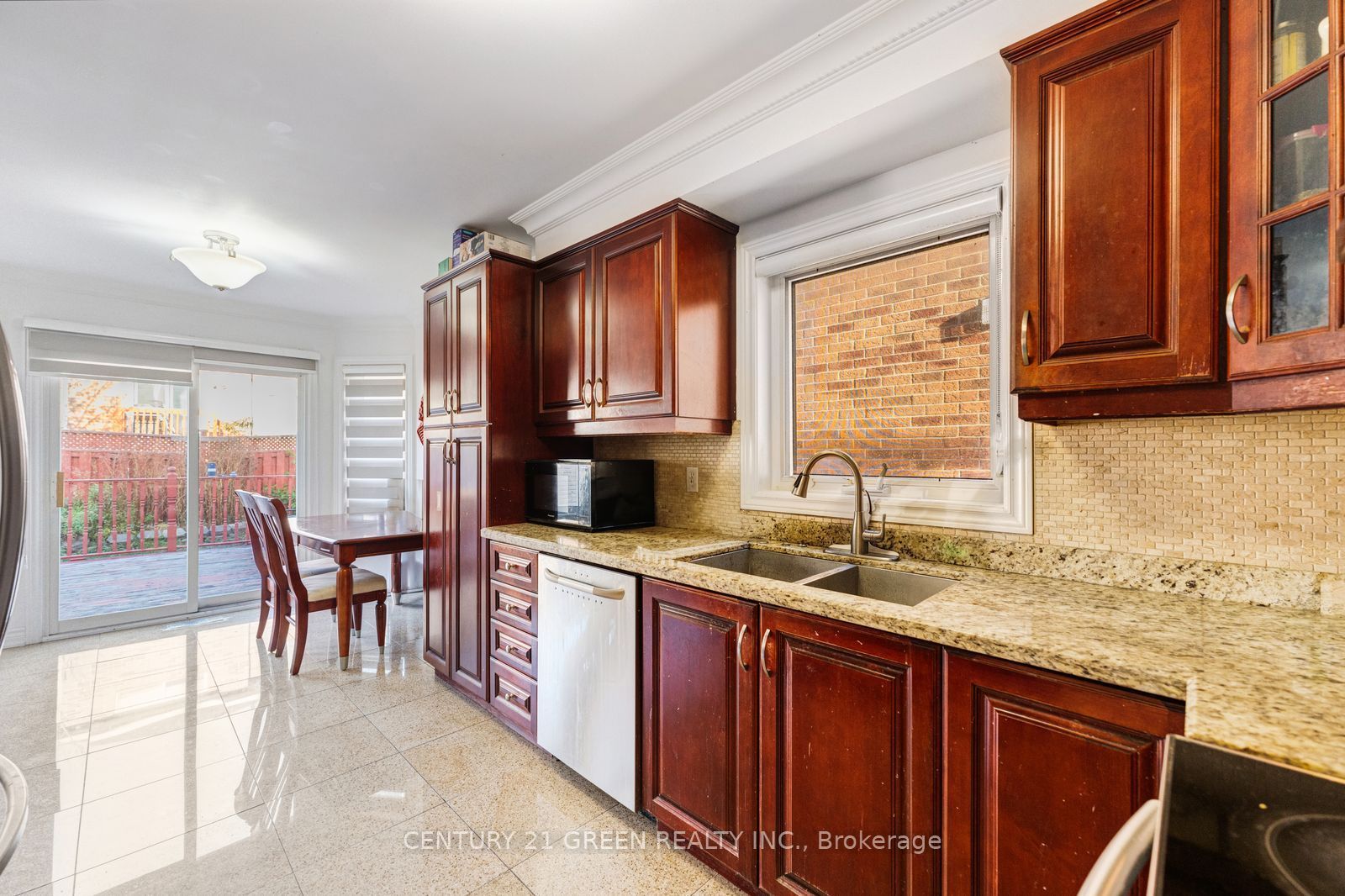 215 Kingknoll Drive Property Photo 22