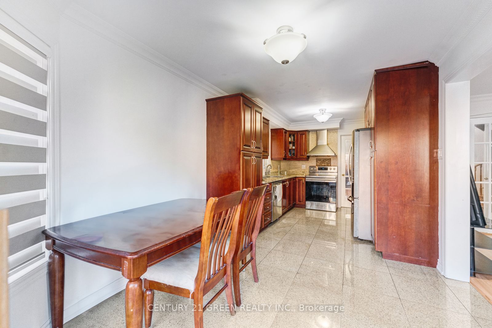 215 Kingknoll Drive Property Photo 23