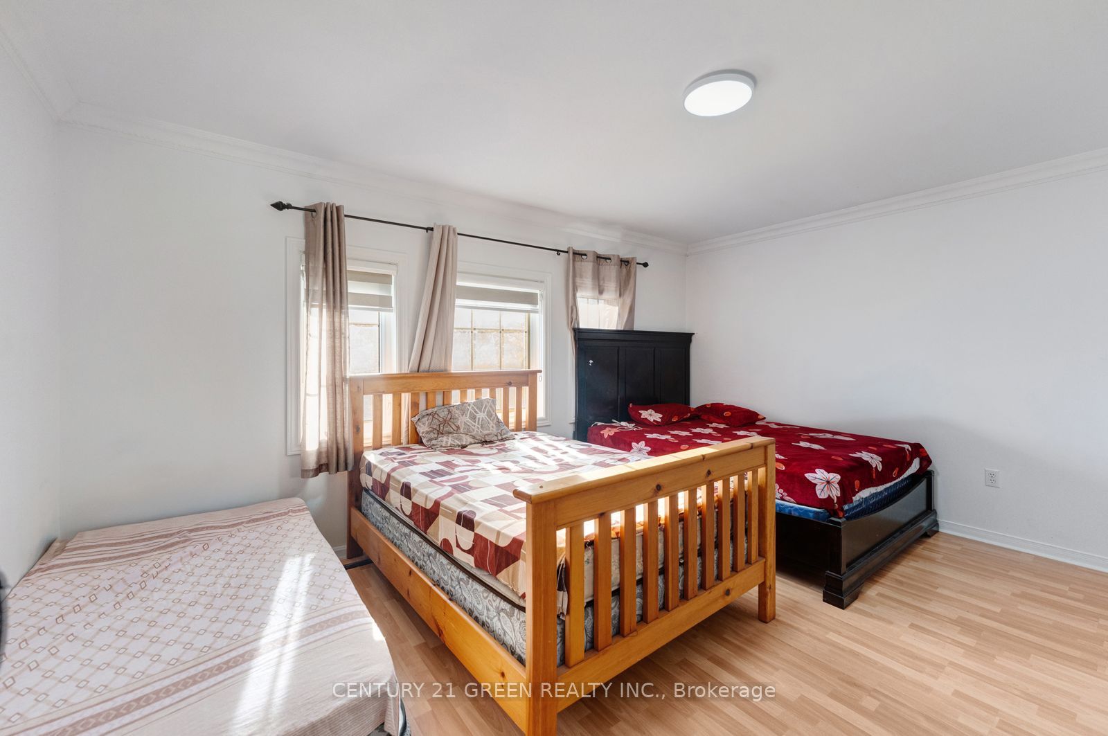 215 Kingknoll Drive Property Photo 27