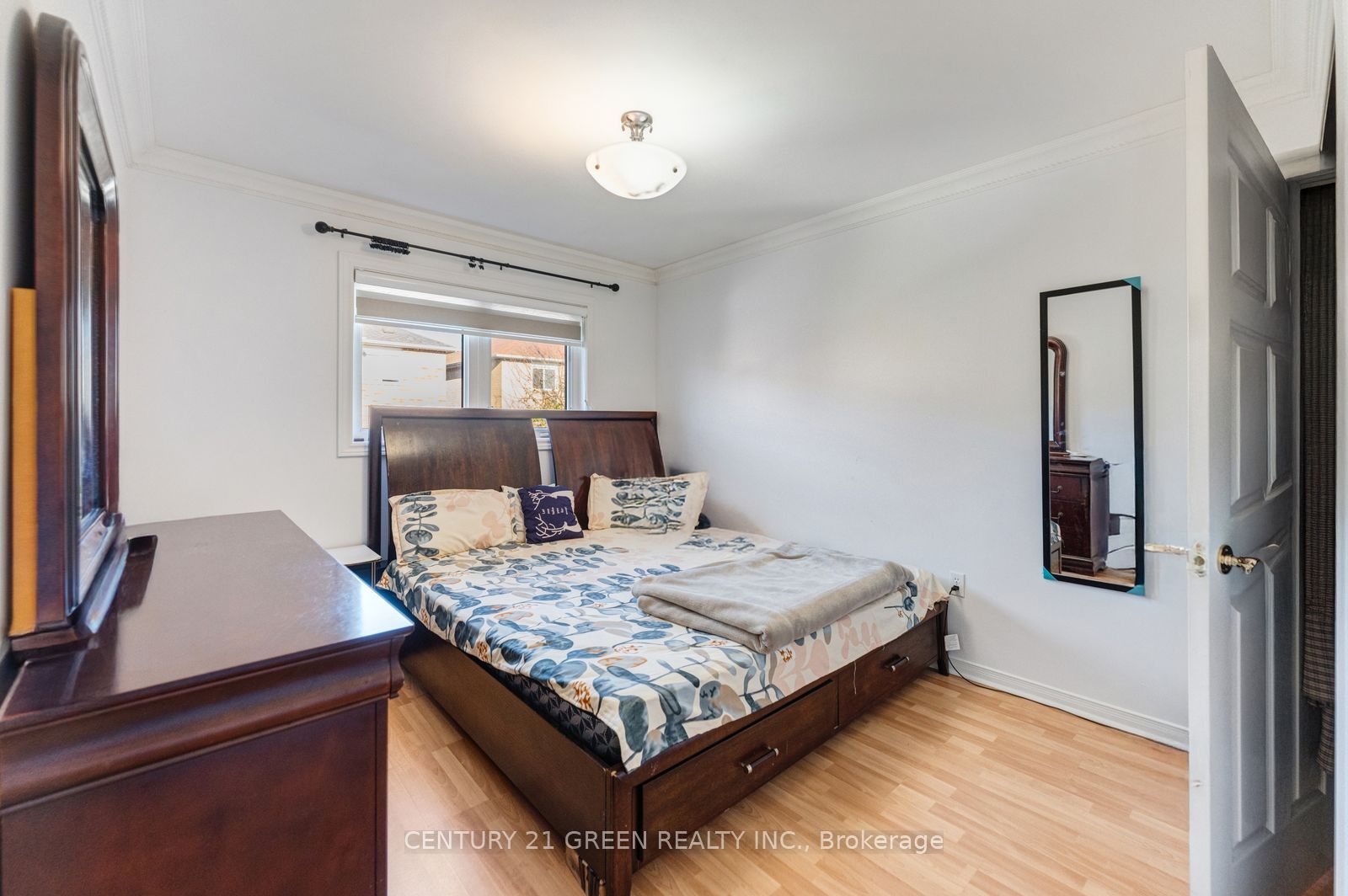 215 Kingknoll Drive Property Photo 35