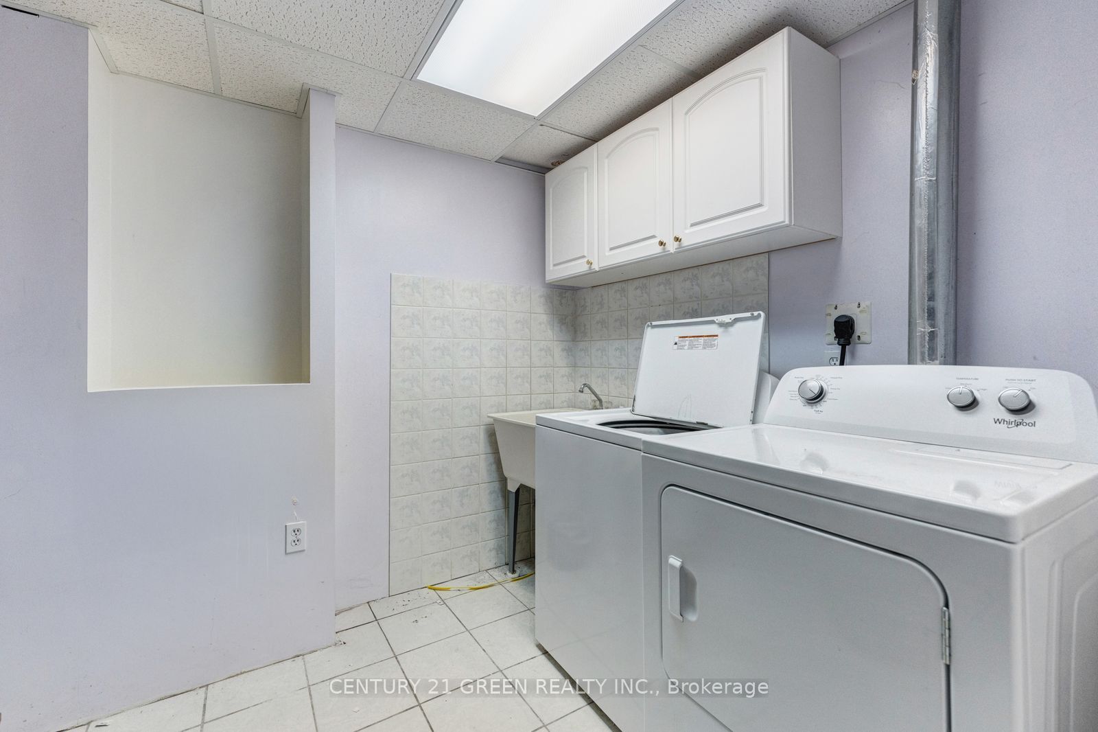215 Kingknoll Drive Property Photo 44