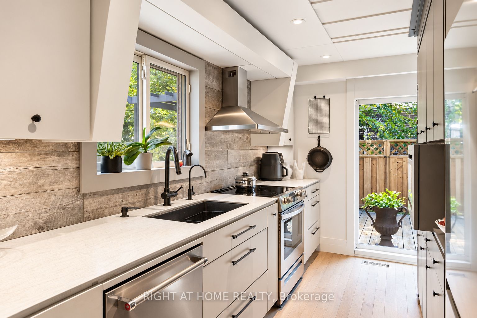 19 Clara Street Property Photo 21