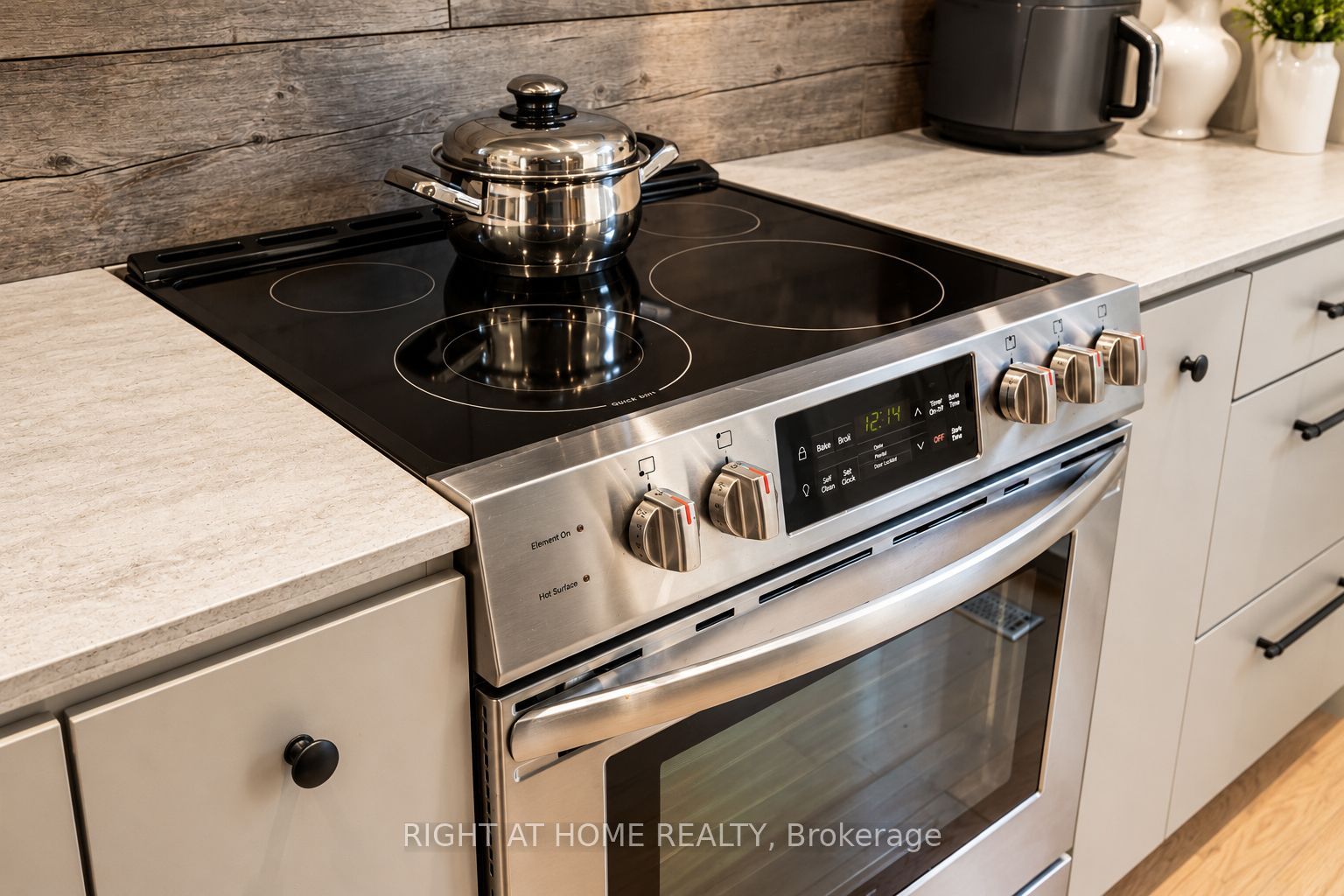 19 Clara Street Property Photo 26