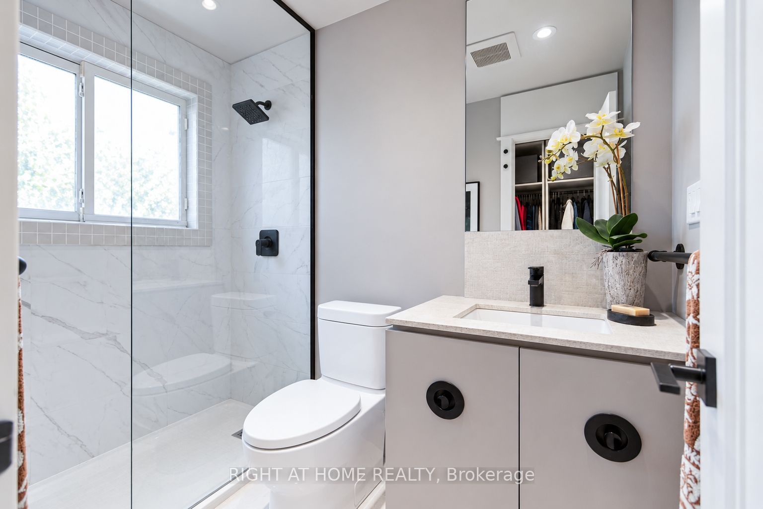 19 Clara Street Property Photo 35