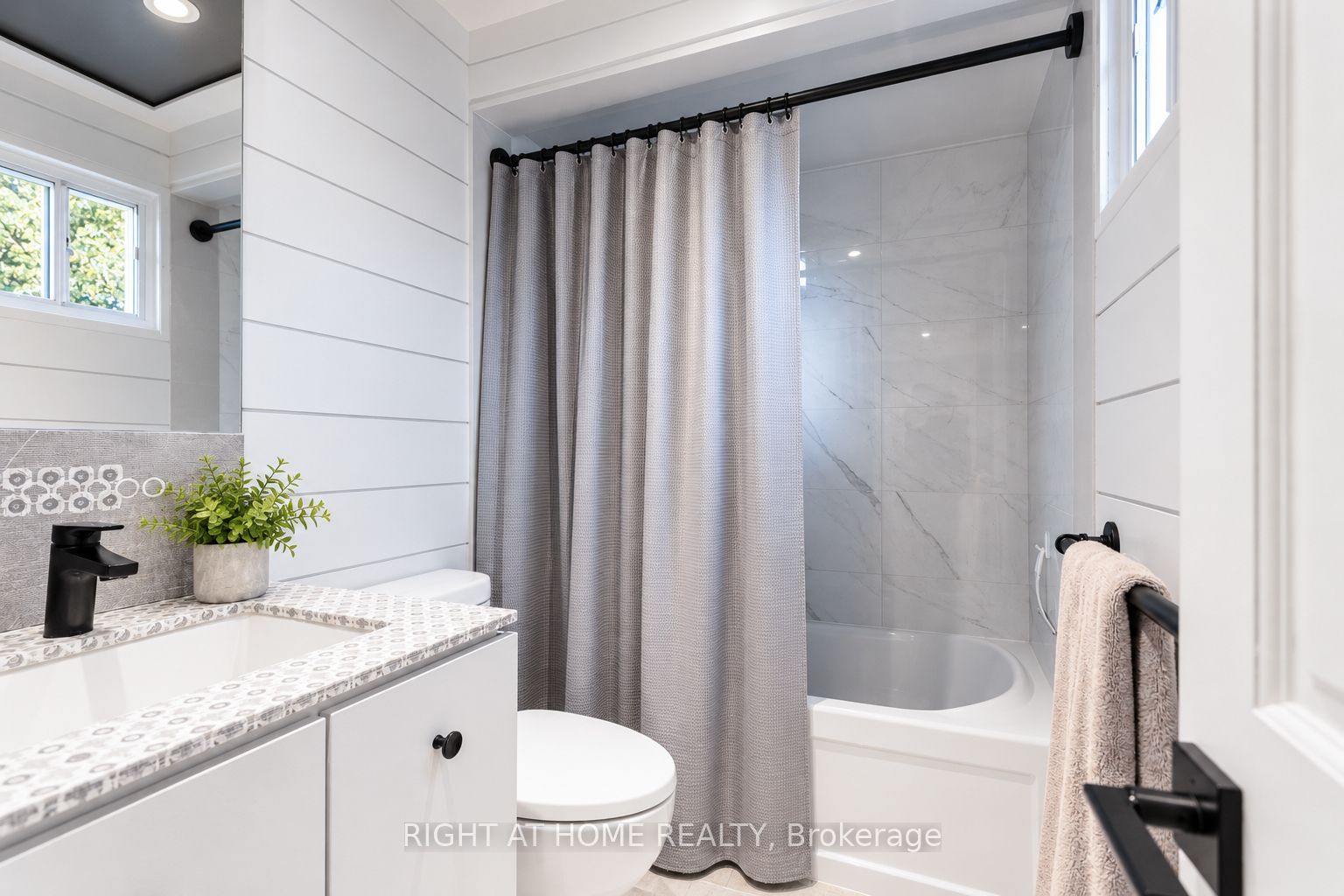 19 Clara Street Property Photo 37