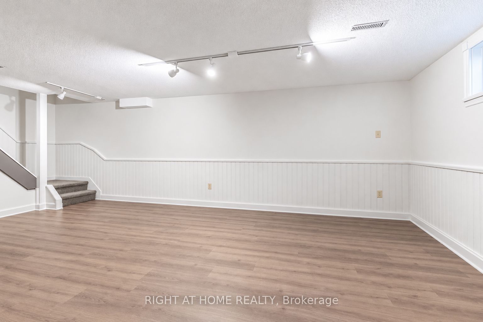 19 Clara Street Property Photo 40
