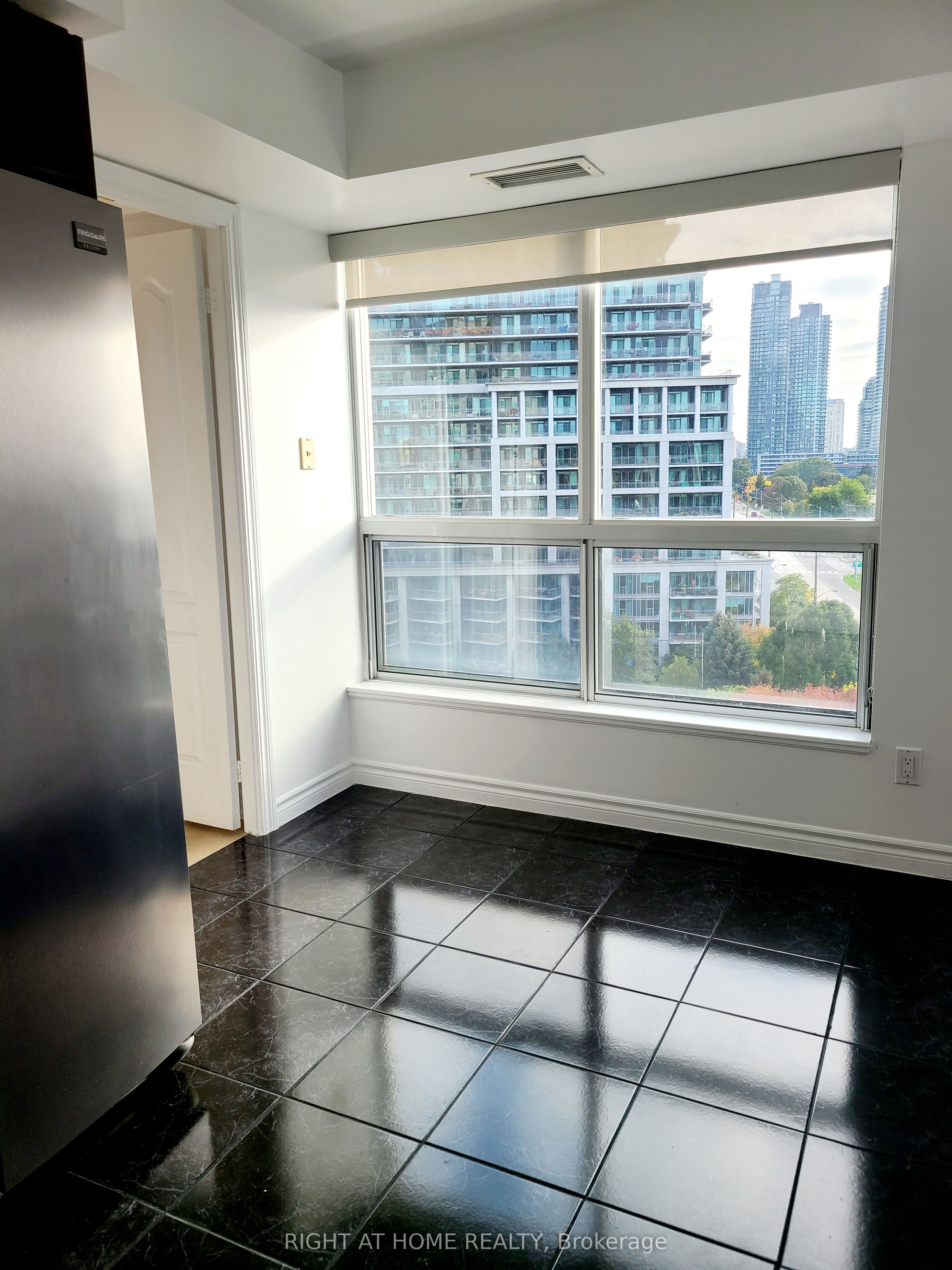 2111 Lake Shore Boulevard W 1008 Property Photo 19