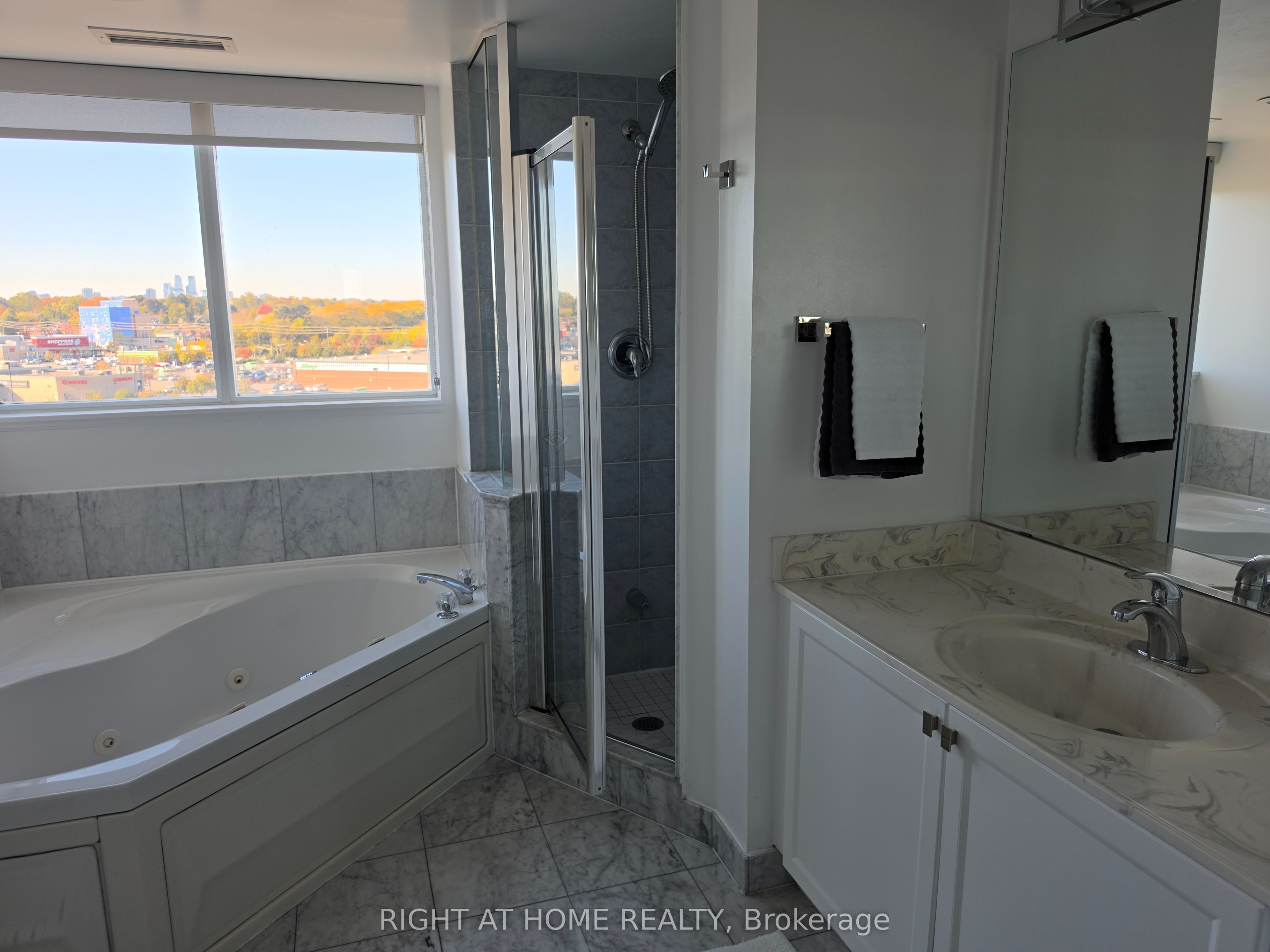 2111 Lake Shore Boulevard W 1008 Property Photo 23