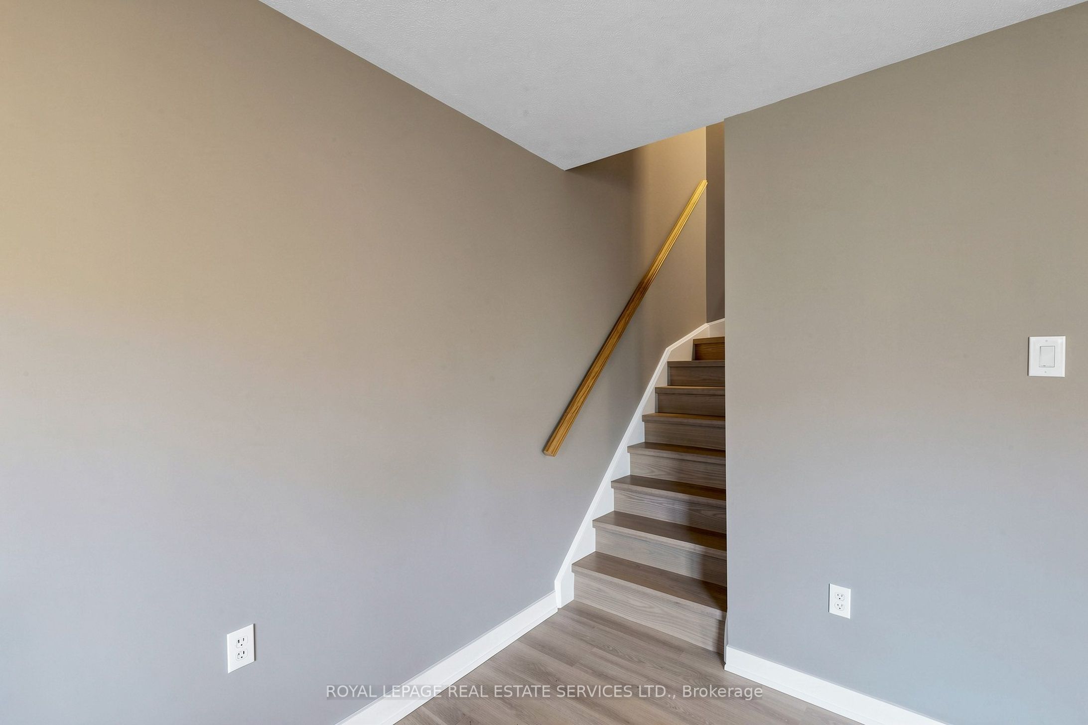 2001 Bonnymede Drive 208 Property Photo 12