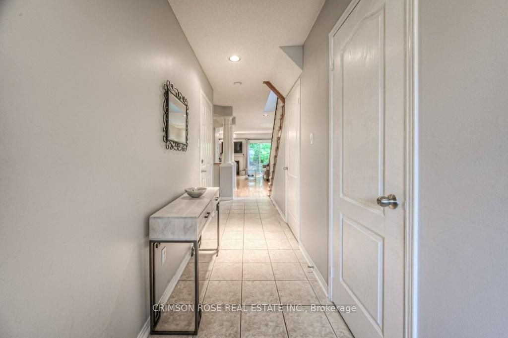 2096 Glenhampton Road Property Photo 5