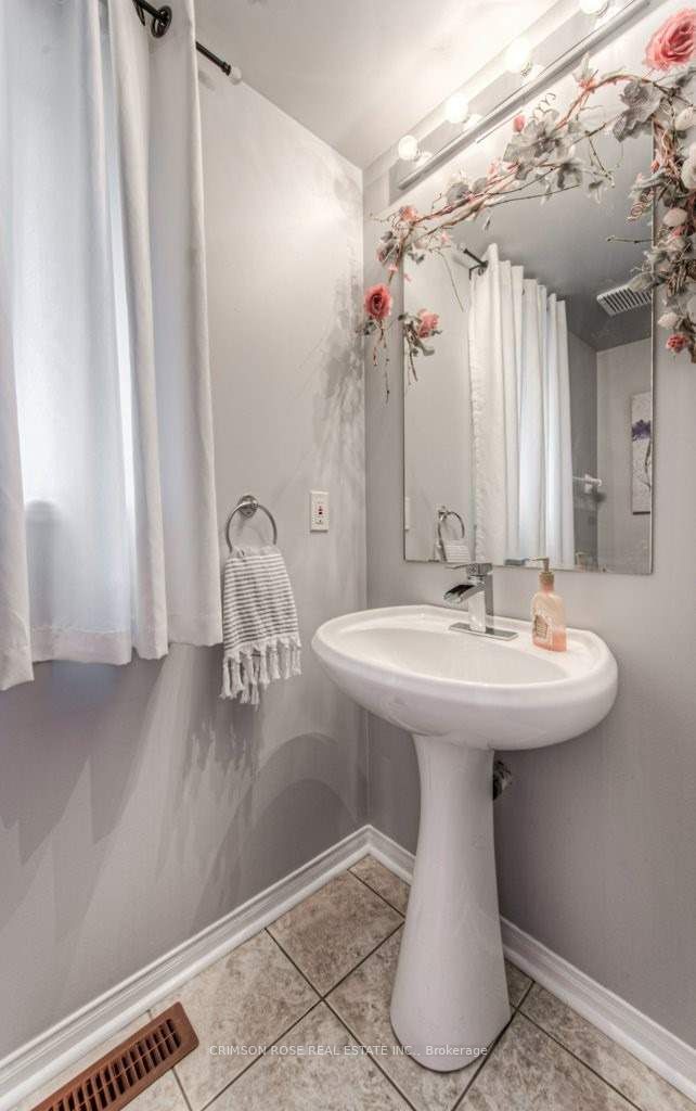 2096 Glenhampton Road Property Photo 6