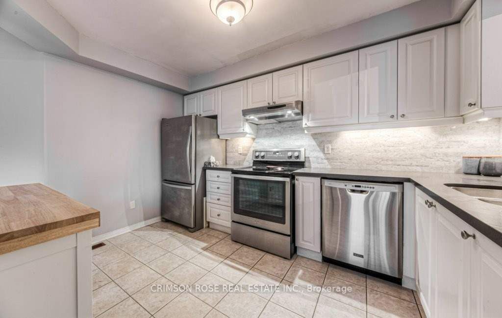 2096 Glenhampton Road Property Photo 7