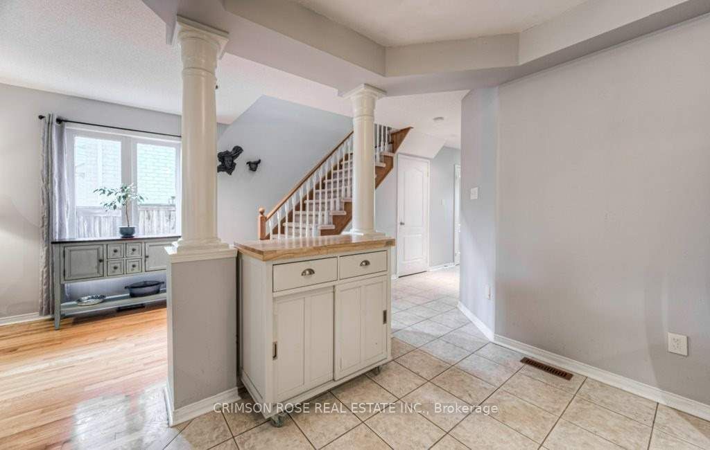 2096 Glenhampton Road Property Photo 8