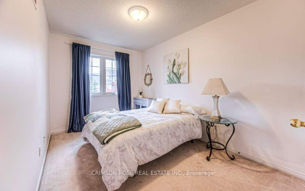 2096 Glenhampton Road Property Photo 21