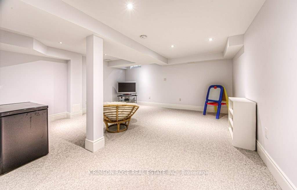2096 Glenhampton Road Property Photo 27