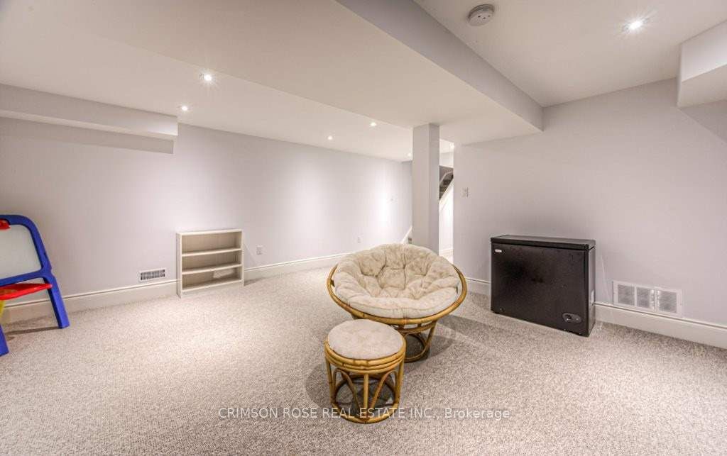 2096 Glenhampton Road Property Photo 29