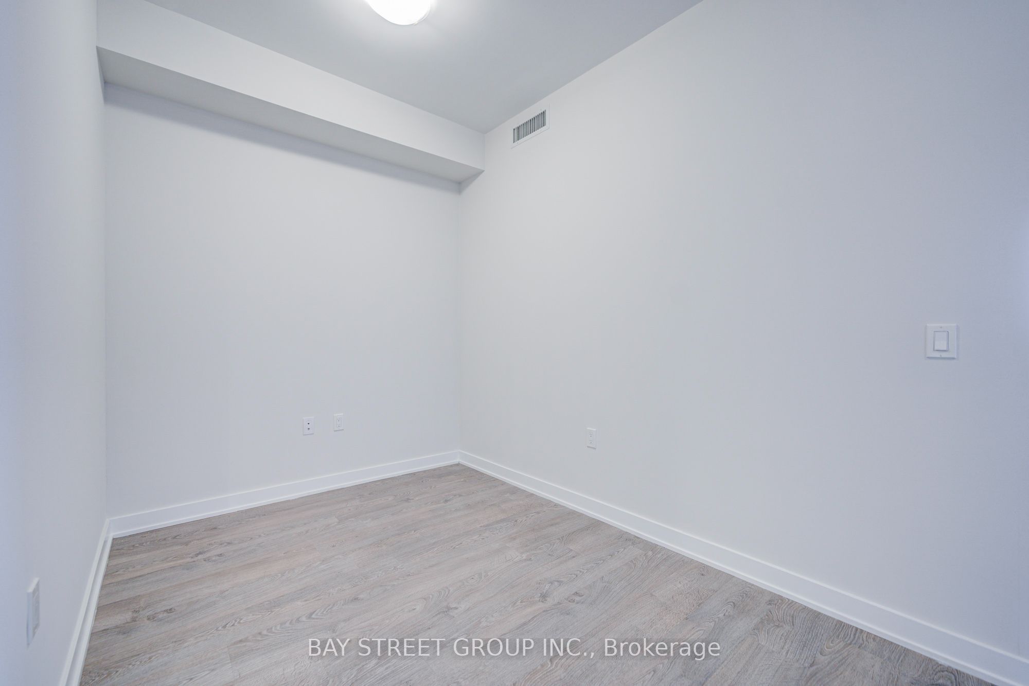 4699 Glen Erin Drive 1610 Property Photo 14