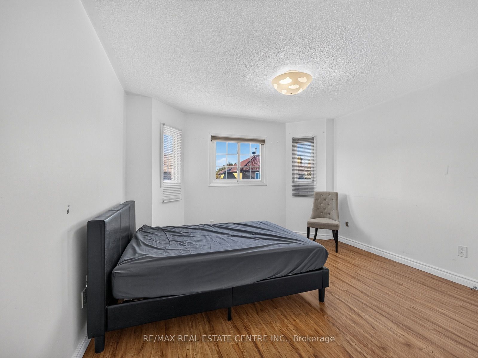 15 Hedgerow Avenue Property Photo 22