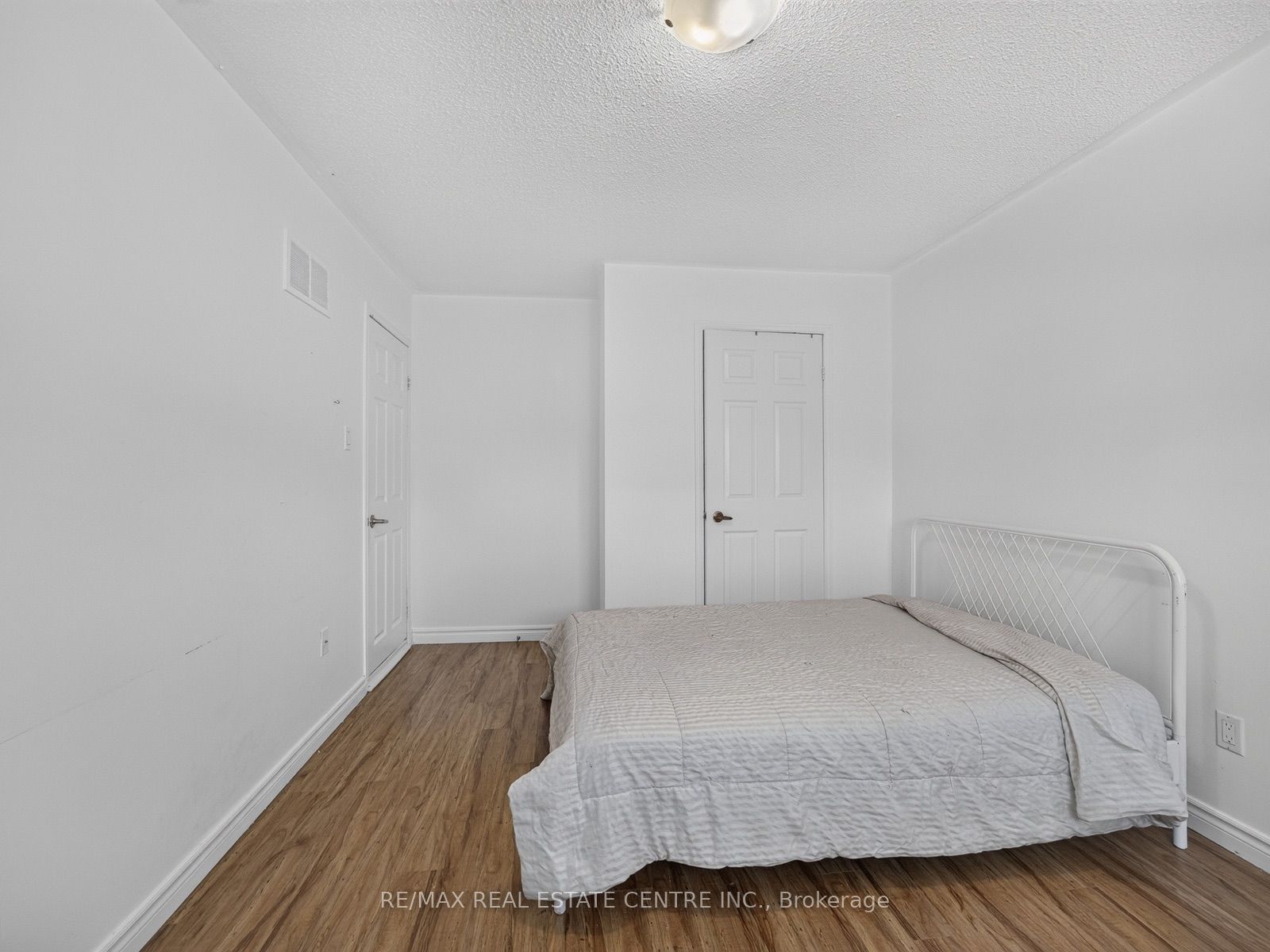 15 Hedgerow Avenue Property Photo 24