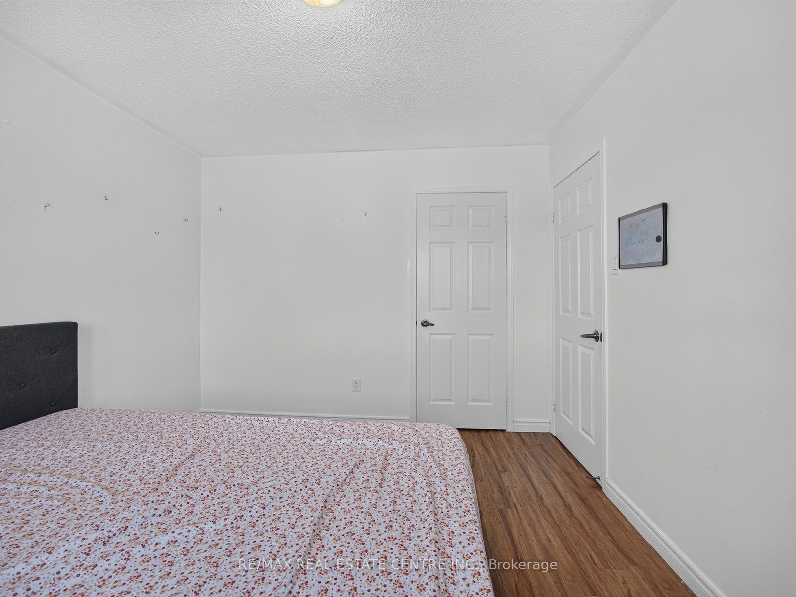 15 Hedgerow Avenue Property Photo 27