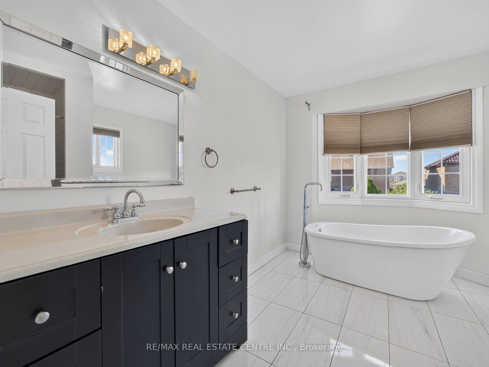 15 Hedgerow Avenue Property Photo 34