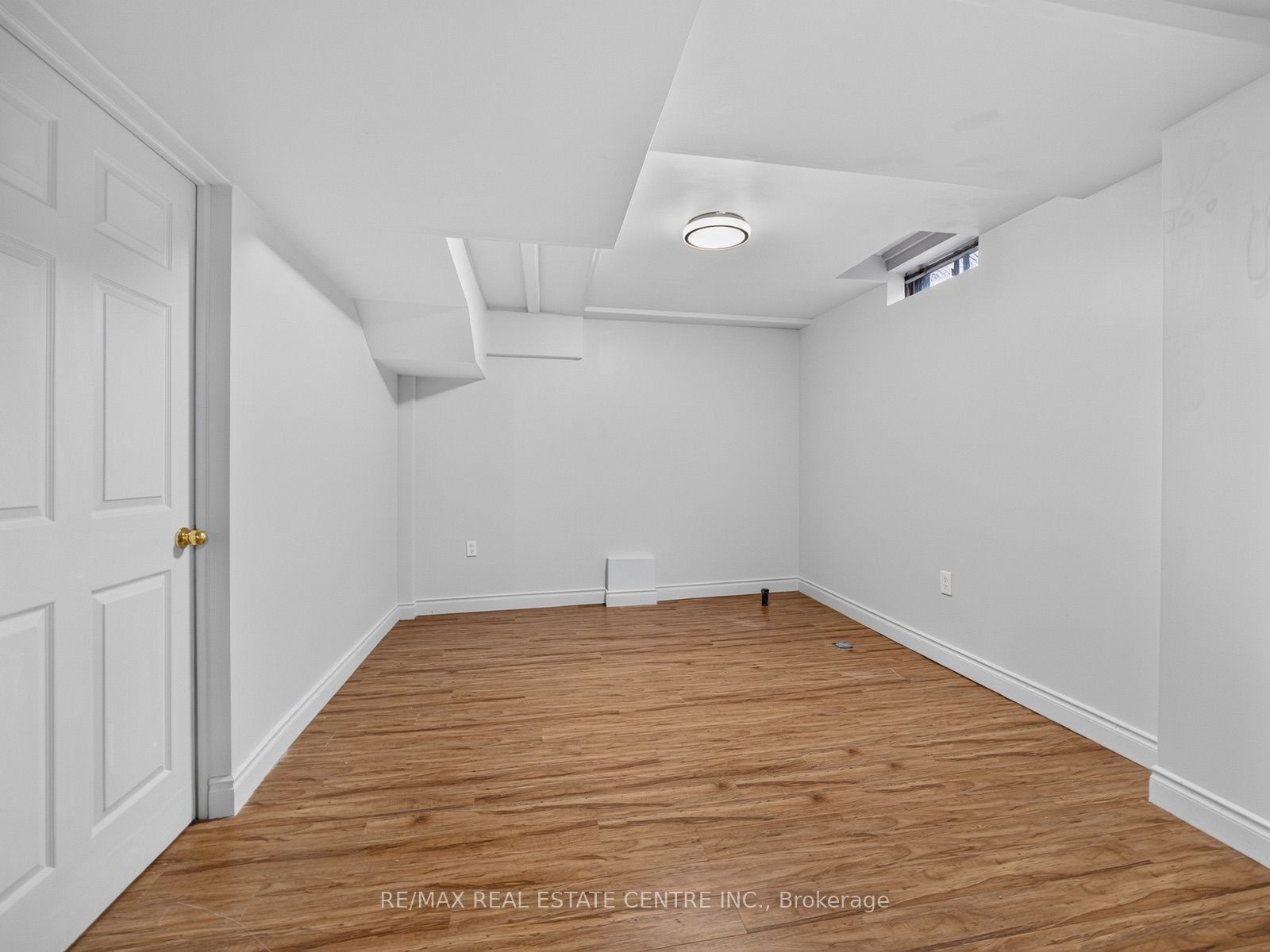 15 Hedgerow Avenue Property Photo 41