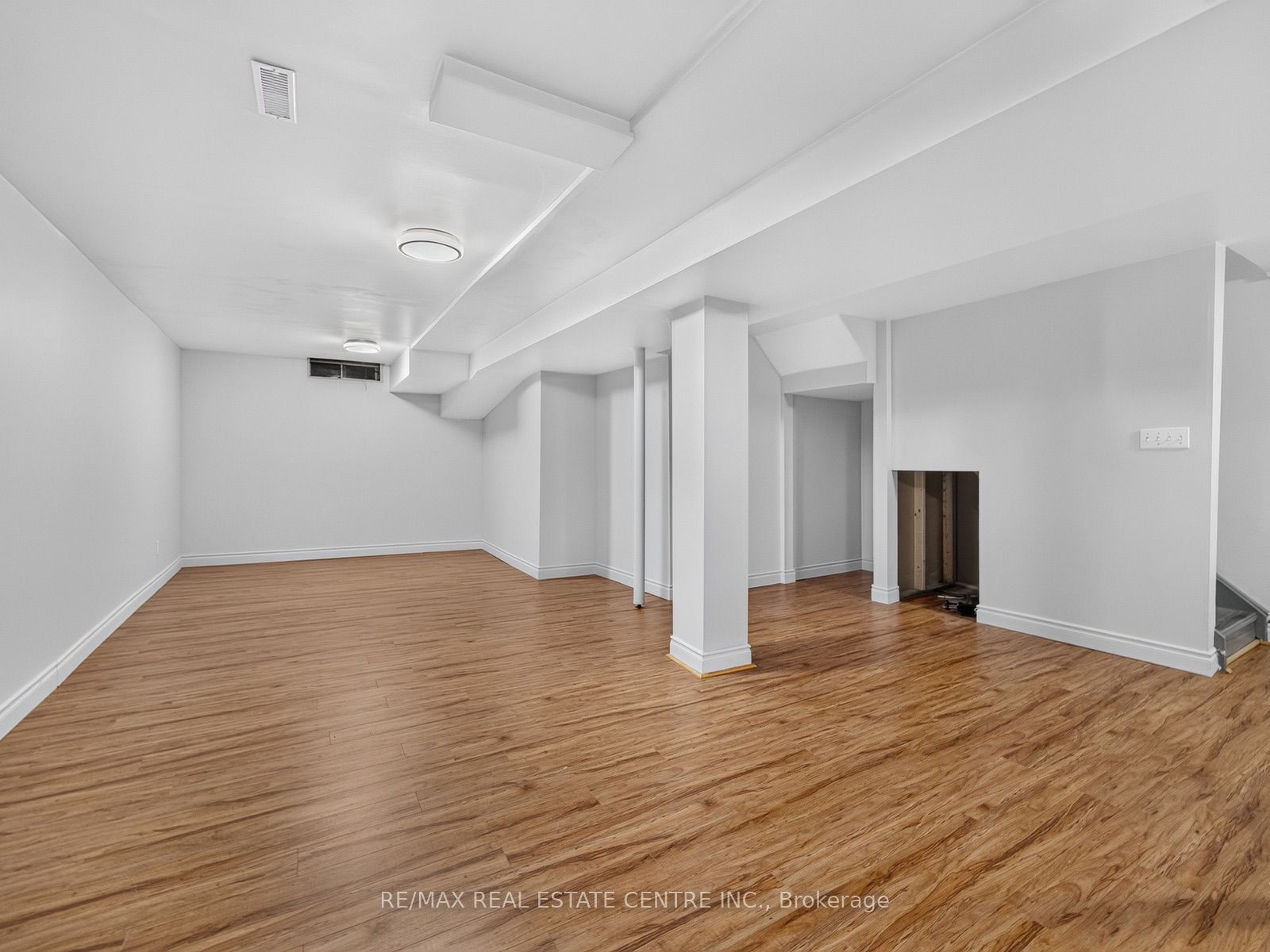 15 Hedgerow Avenue Property Photo 42