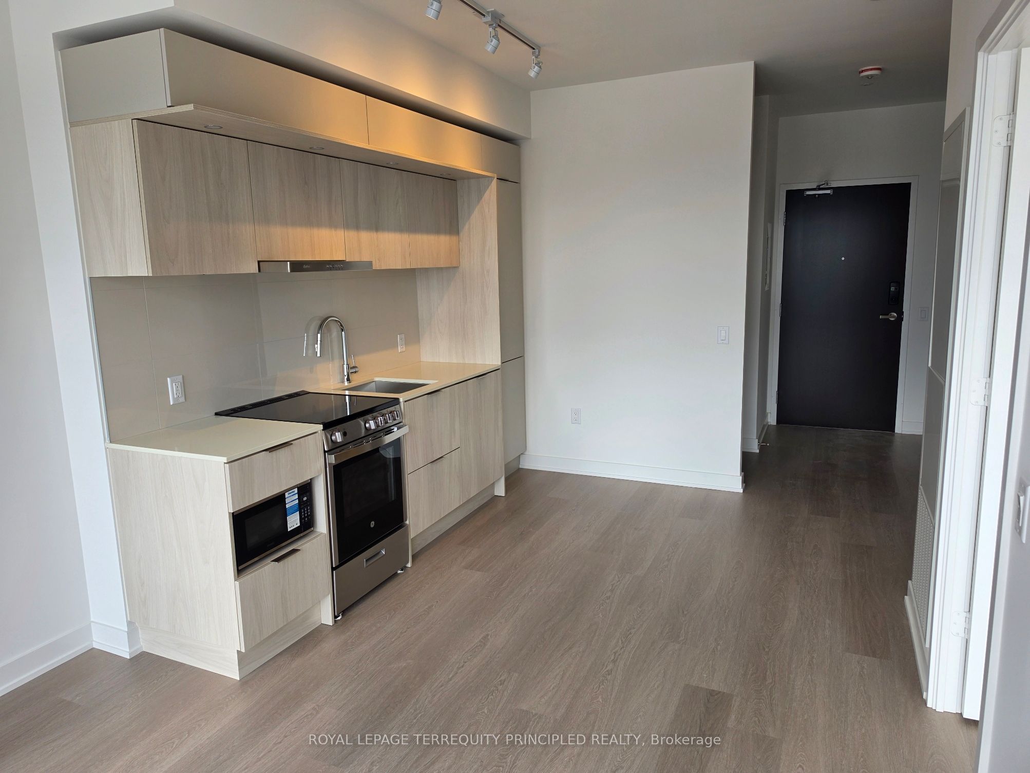 448 Burnhamthorpe Road W 517 Property Photo 2