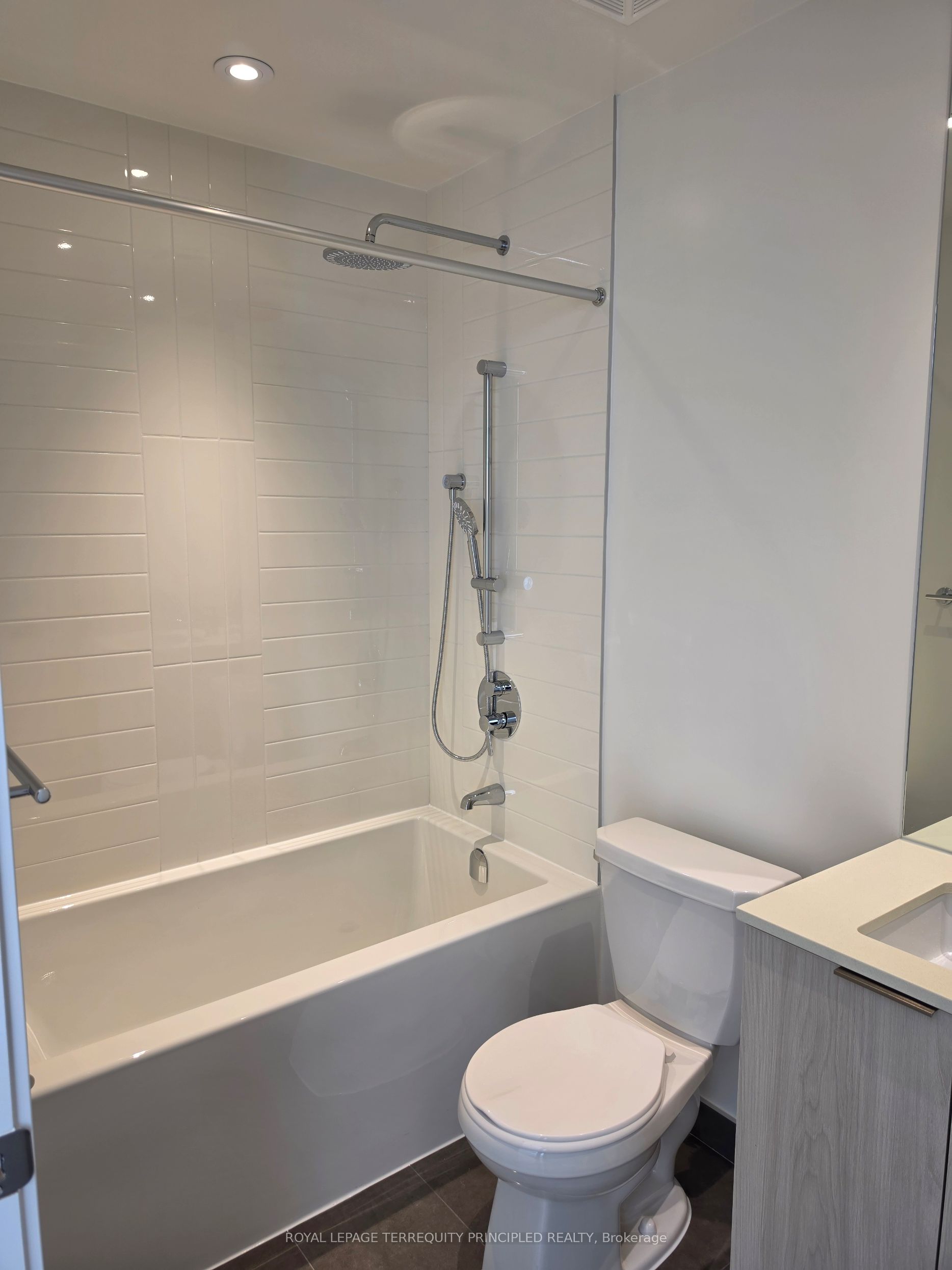 448 Burnhamthorpe Road W 517 Property Photo 14