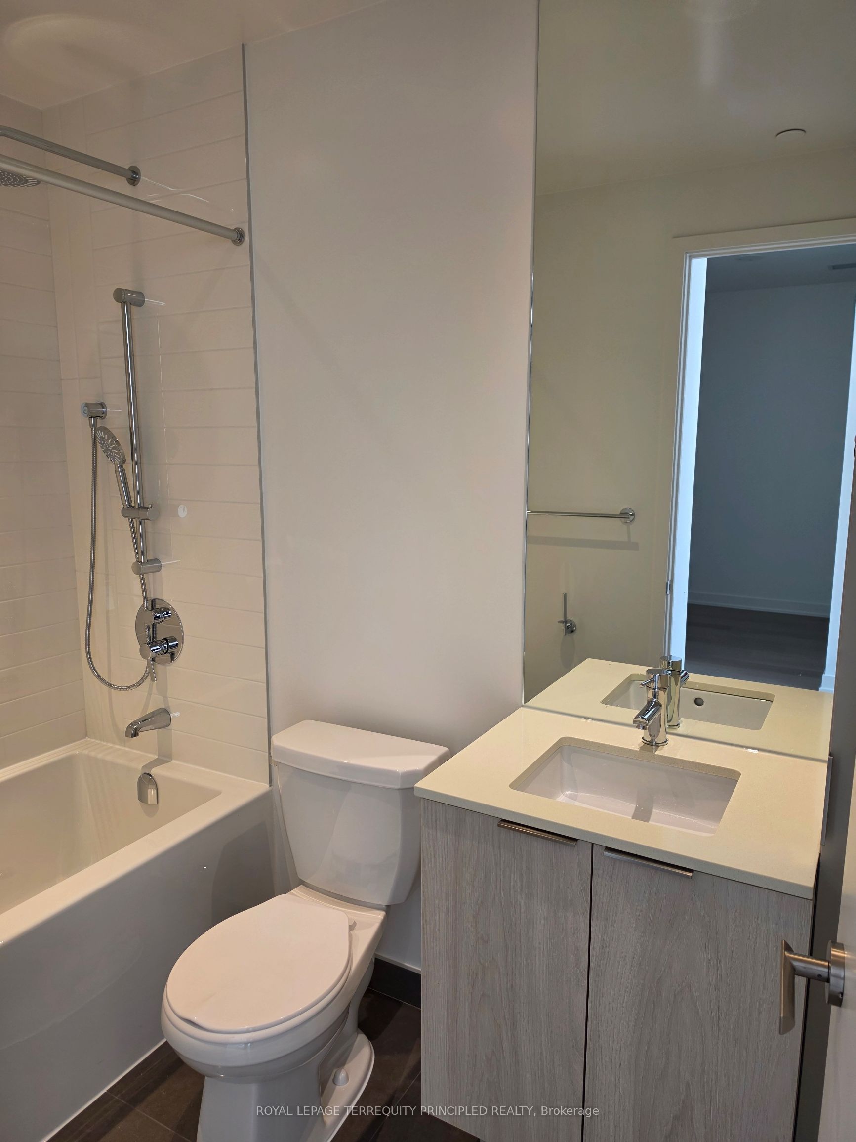 448 Burnhamthorpe Road W 517 Property Photo 15