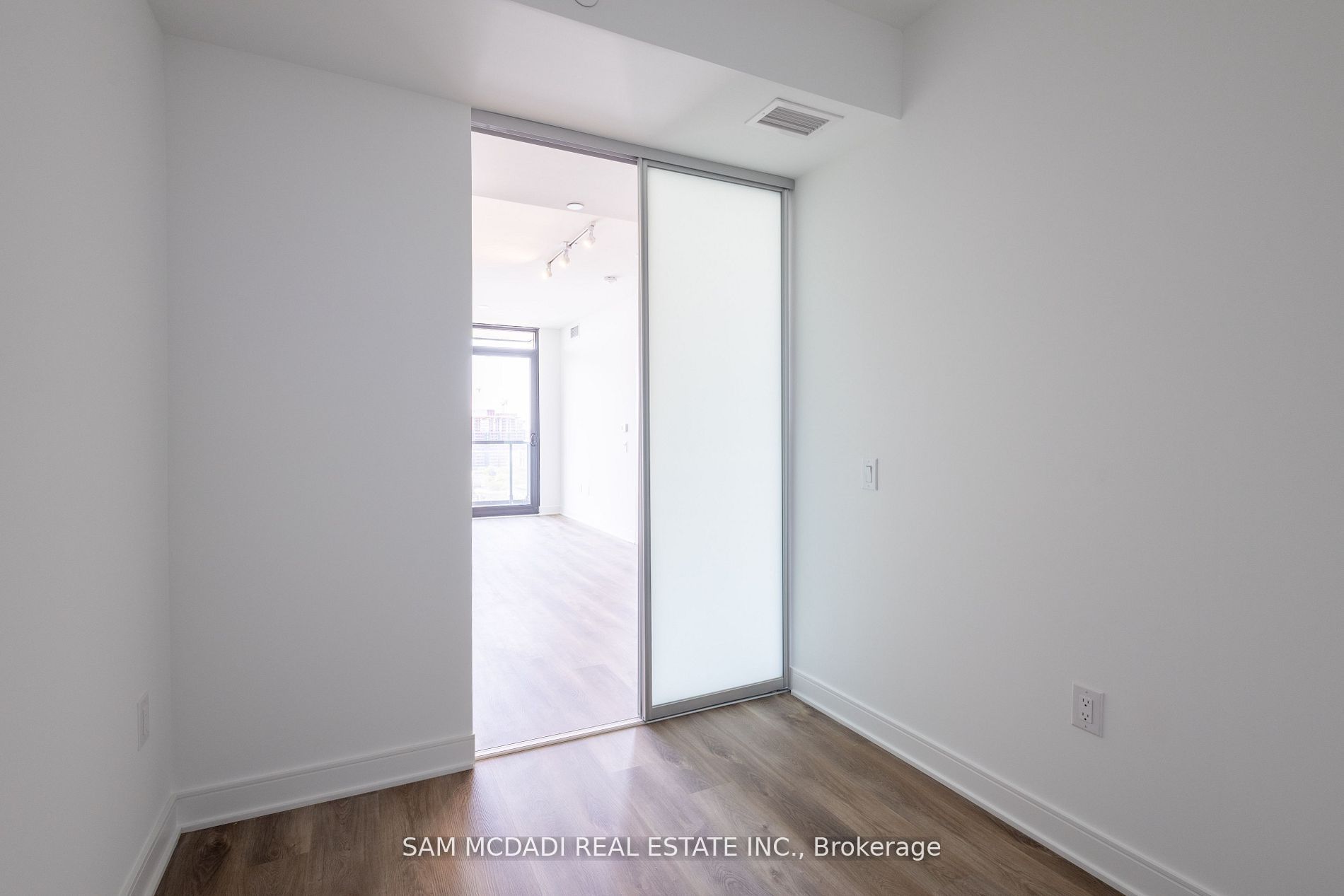 86 Dundas Street E 1517 Property Photo 10