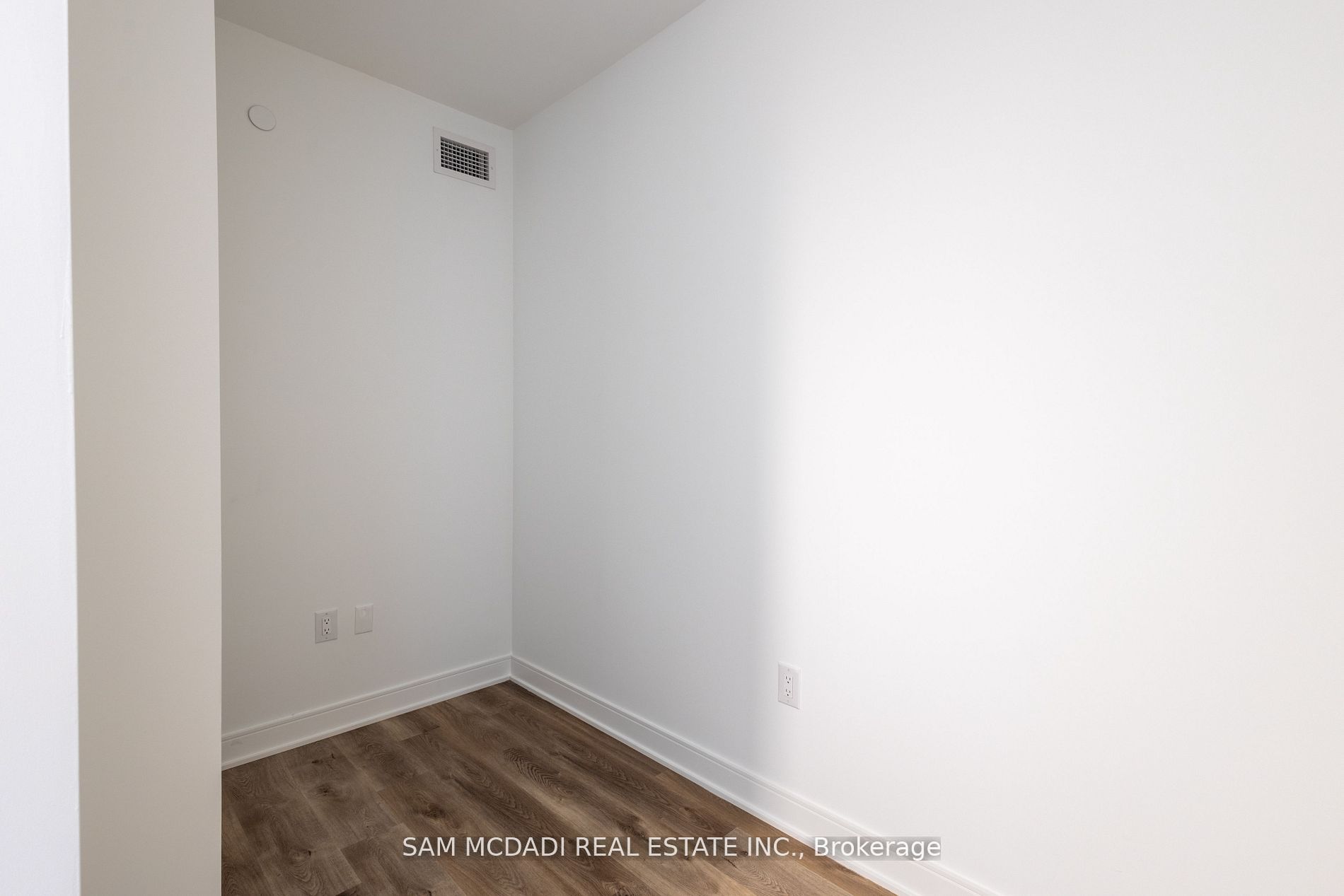 86 Dundas Street E 1517 Property Photo 15