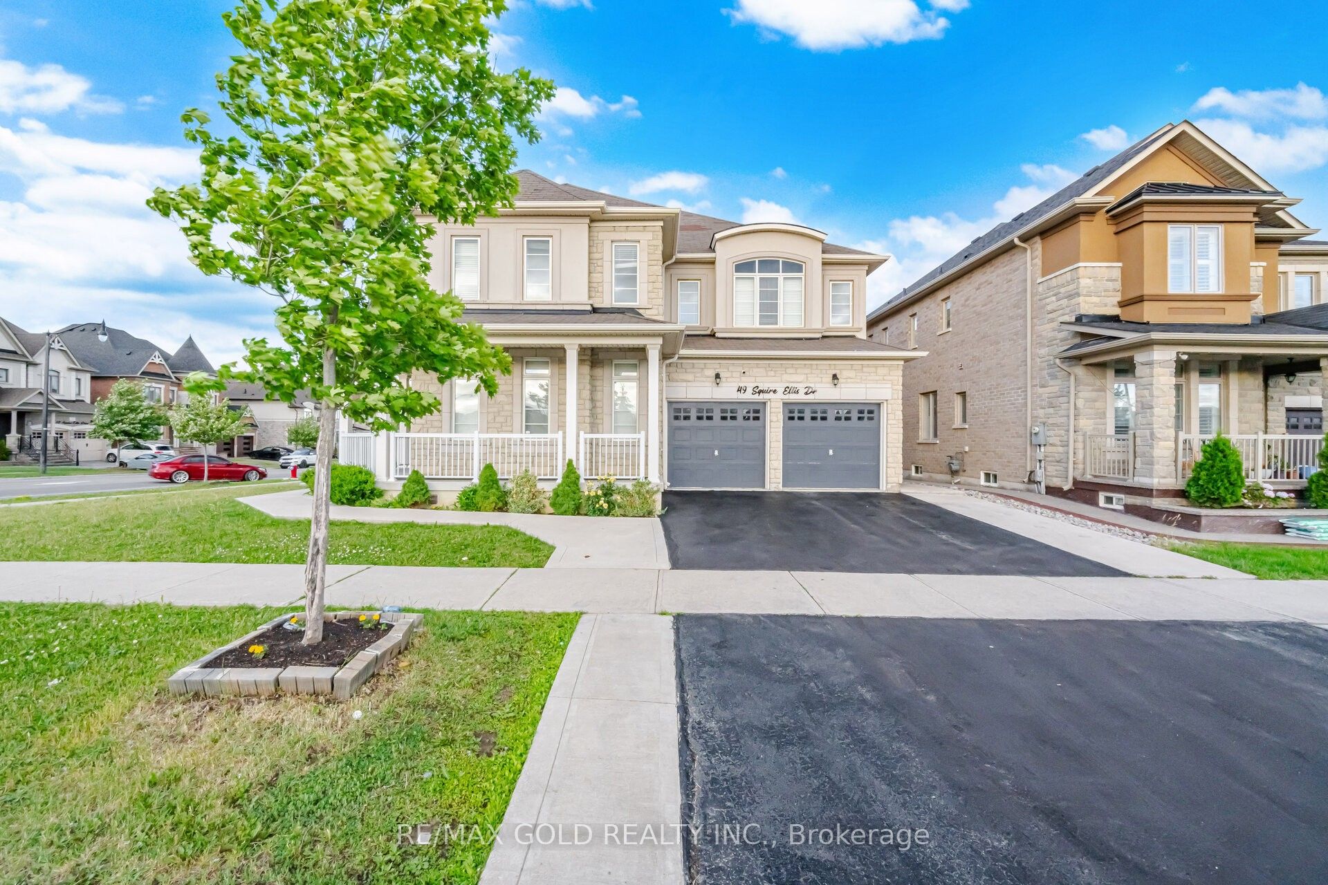 49 Squire Ellis Drive Property Photo 2