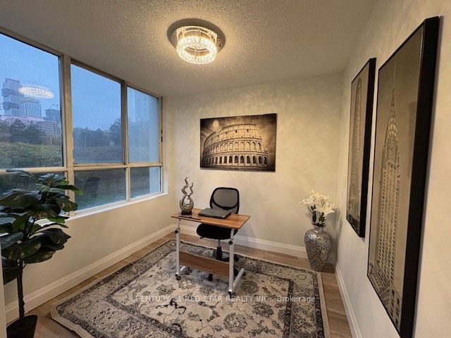 3695 Kaneff Crescent 107 Property Photo 4