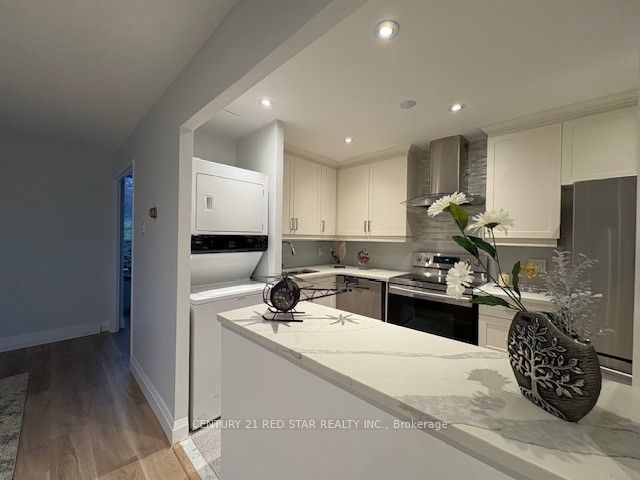 3695 Kaneff Crescent 107 Property Photo 6