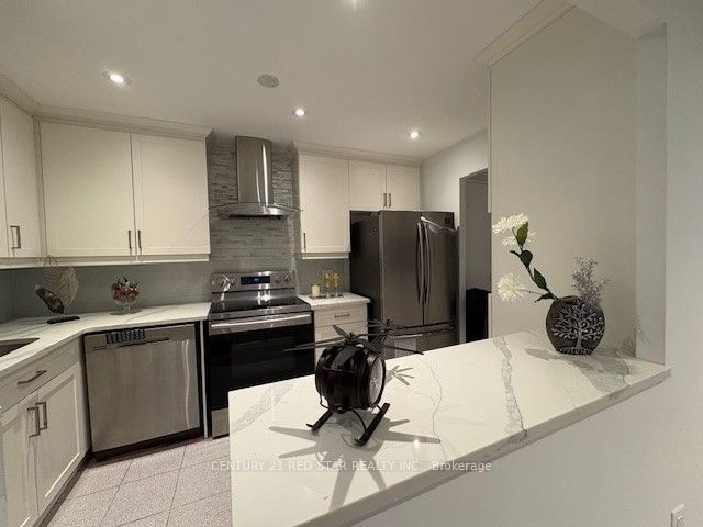 3695 Kaneff Crescent 107 Property Photo 7