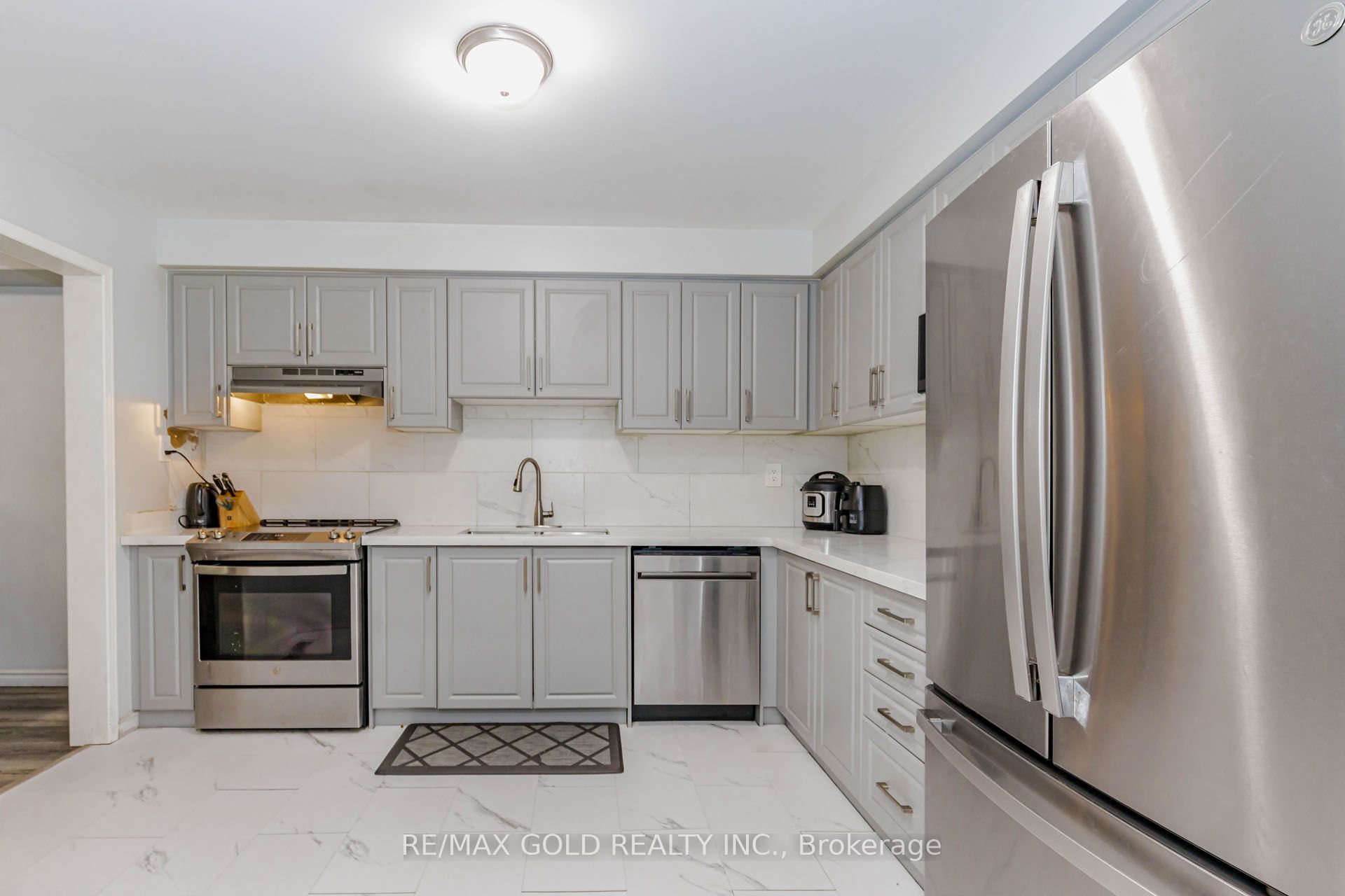 83 Wickstead Court Property Photo 6