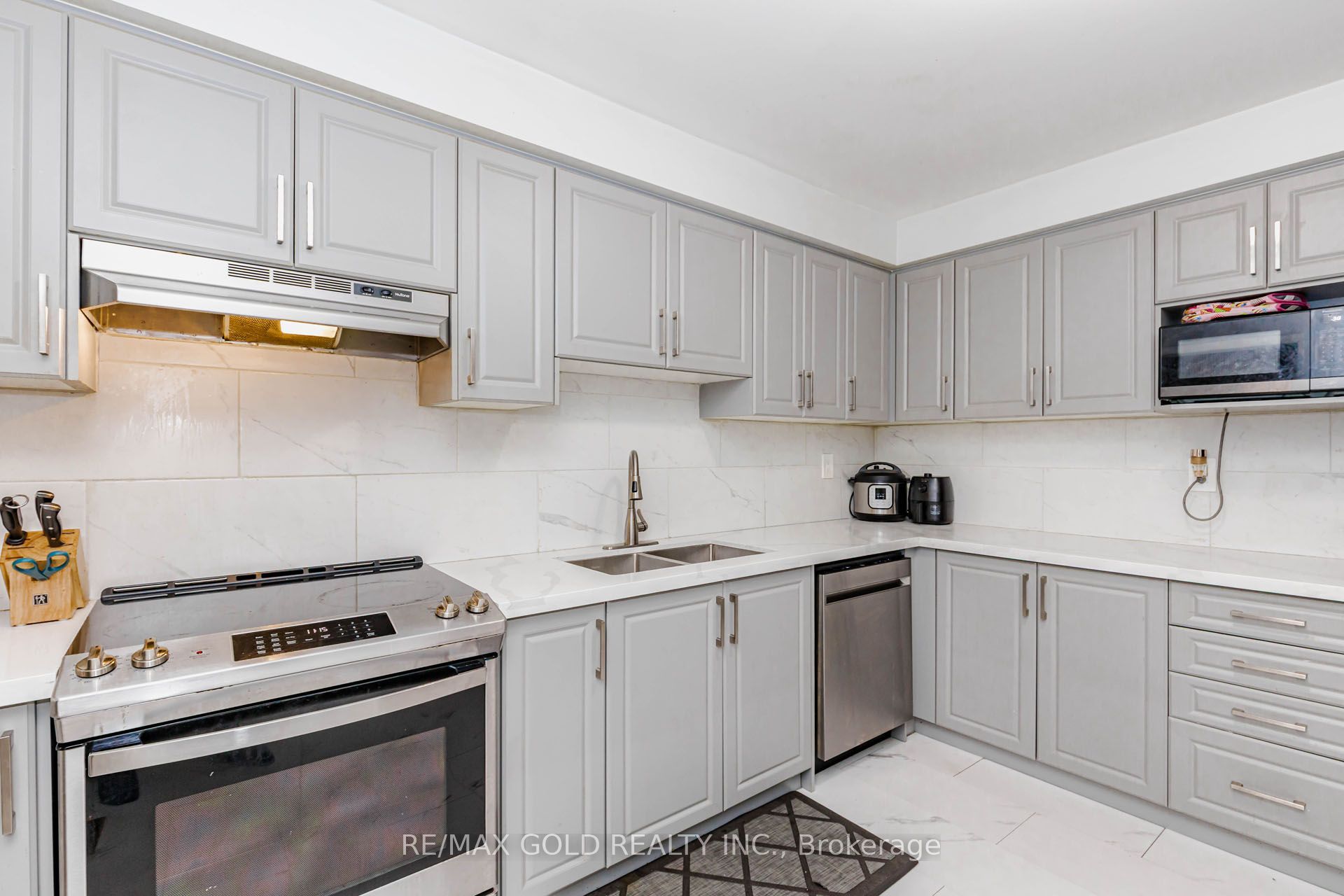 83 Wickstead Court Property Photo 9