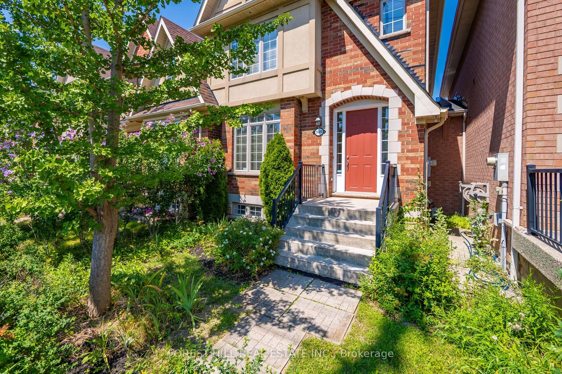3549 Eglinton Avenue W Property Photo 2