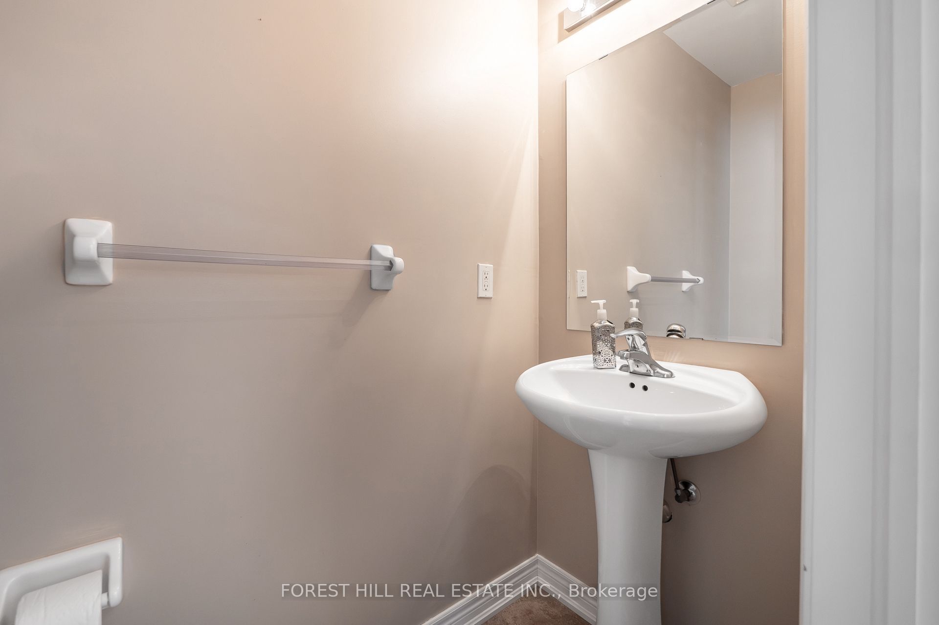 3549 Eglinton Avenue W Property Photo 6