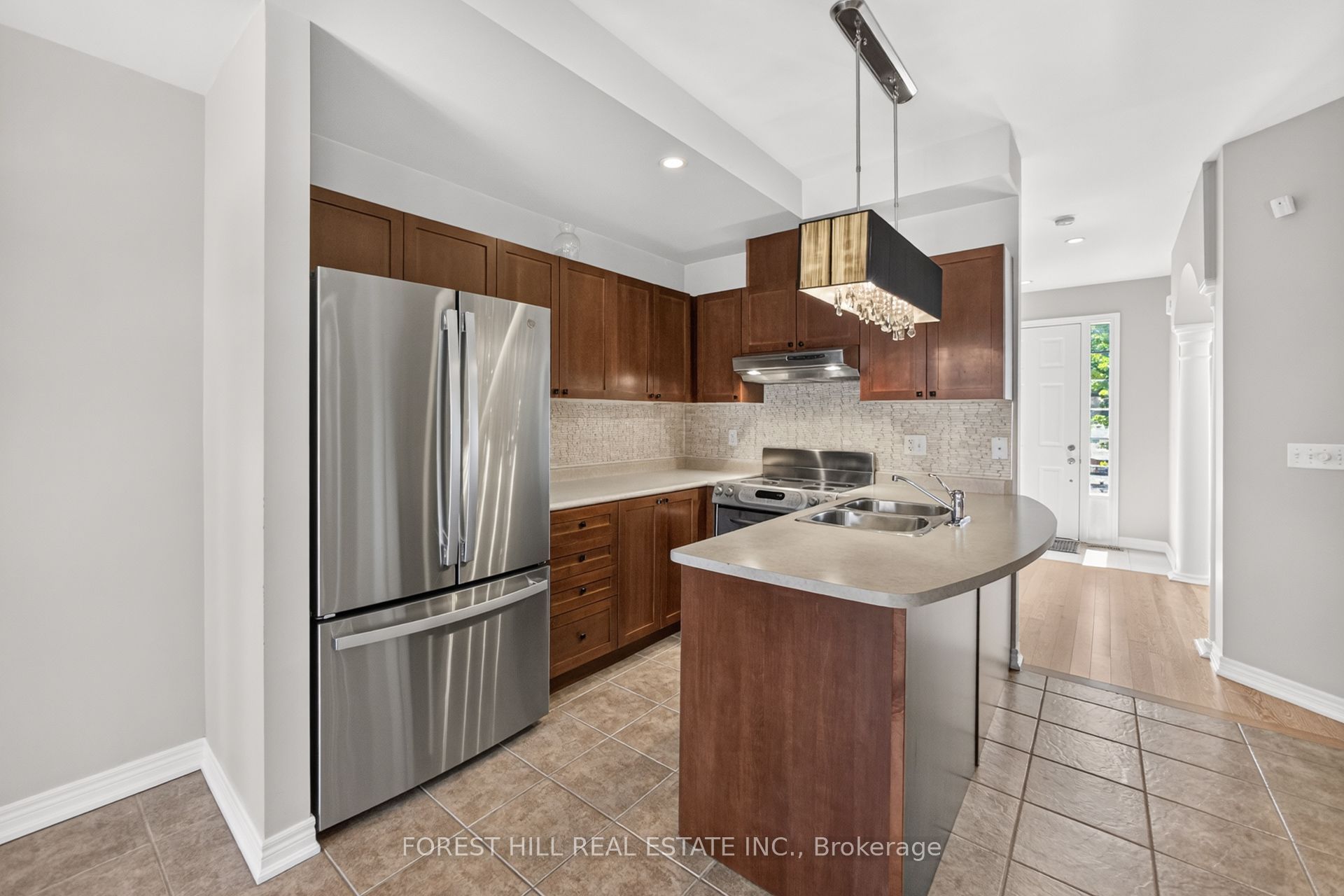 3549 Eglinton Avenue W Property Photo 7