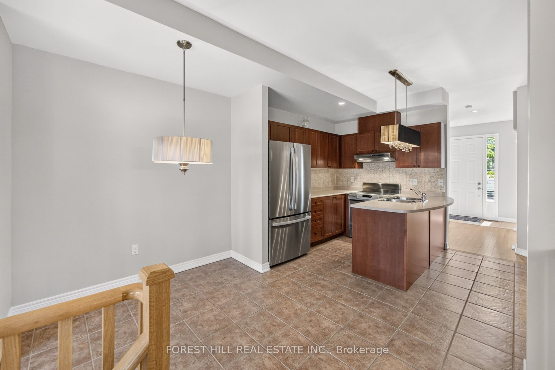 3549 Eglinton Avenue W Property Photo 10