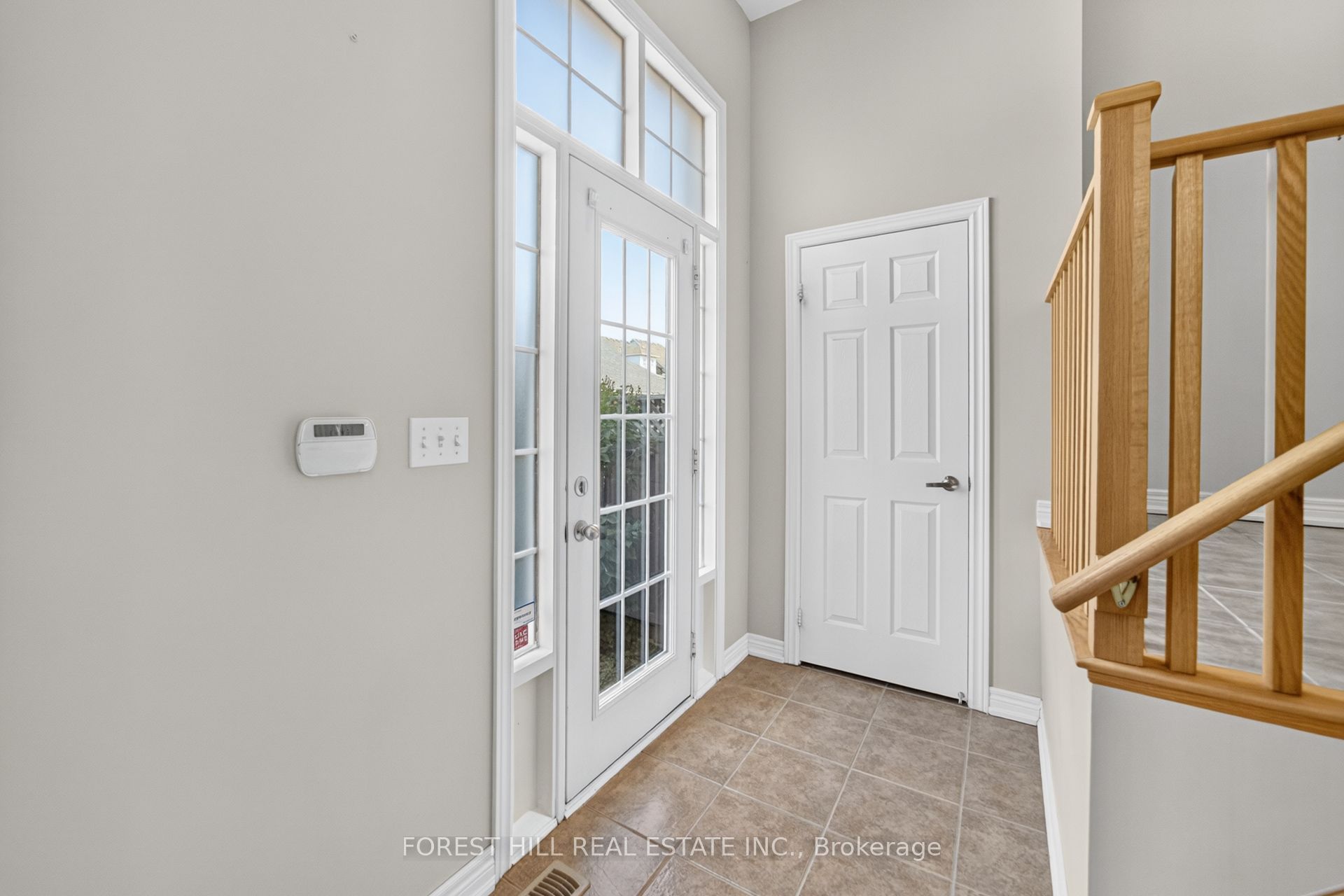 3549 Eglinton Avenue W Property Photo 11