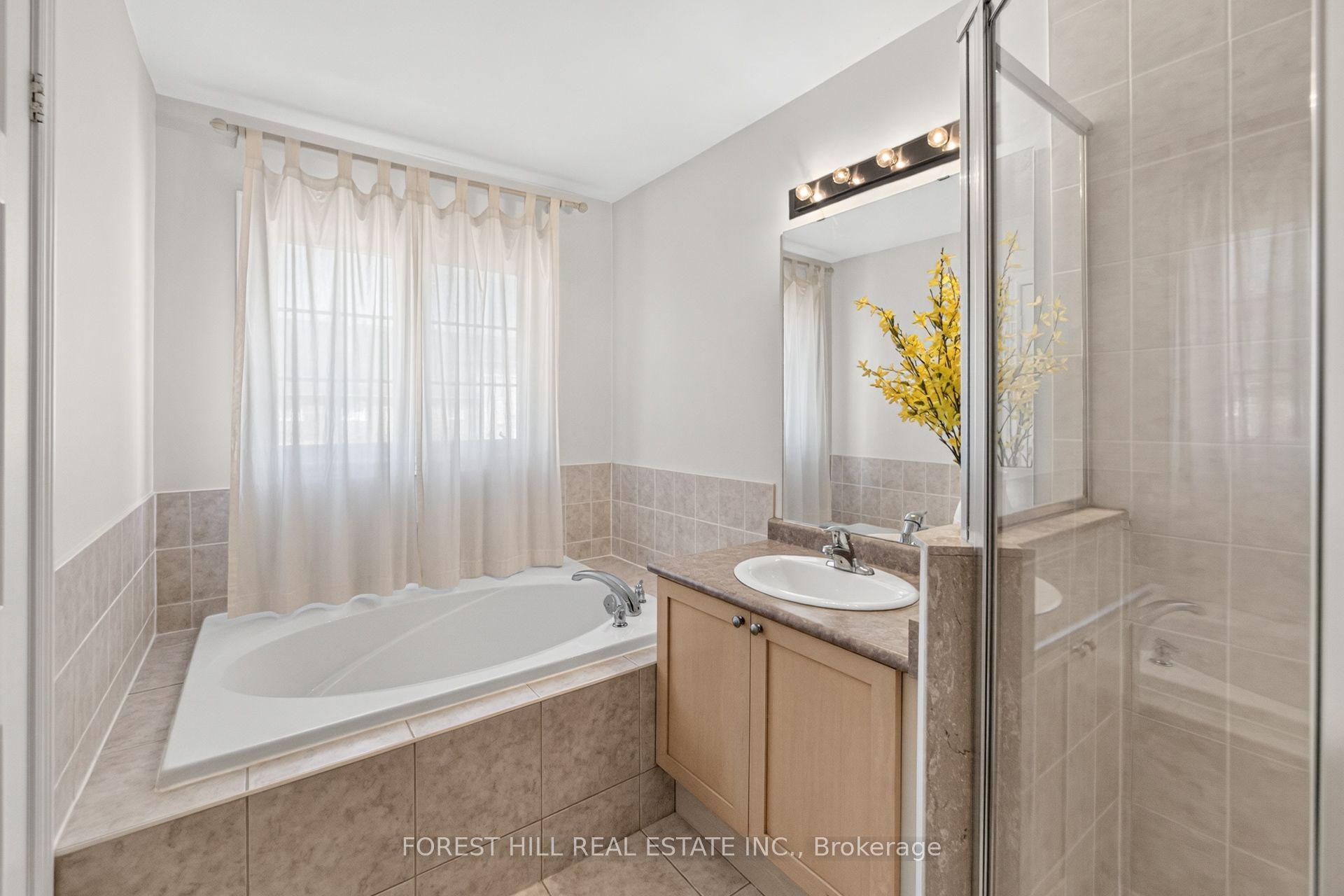 3549 Eglinton Avenue W Property Photo 16